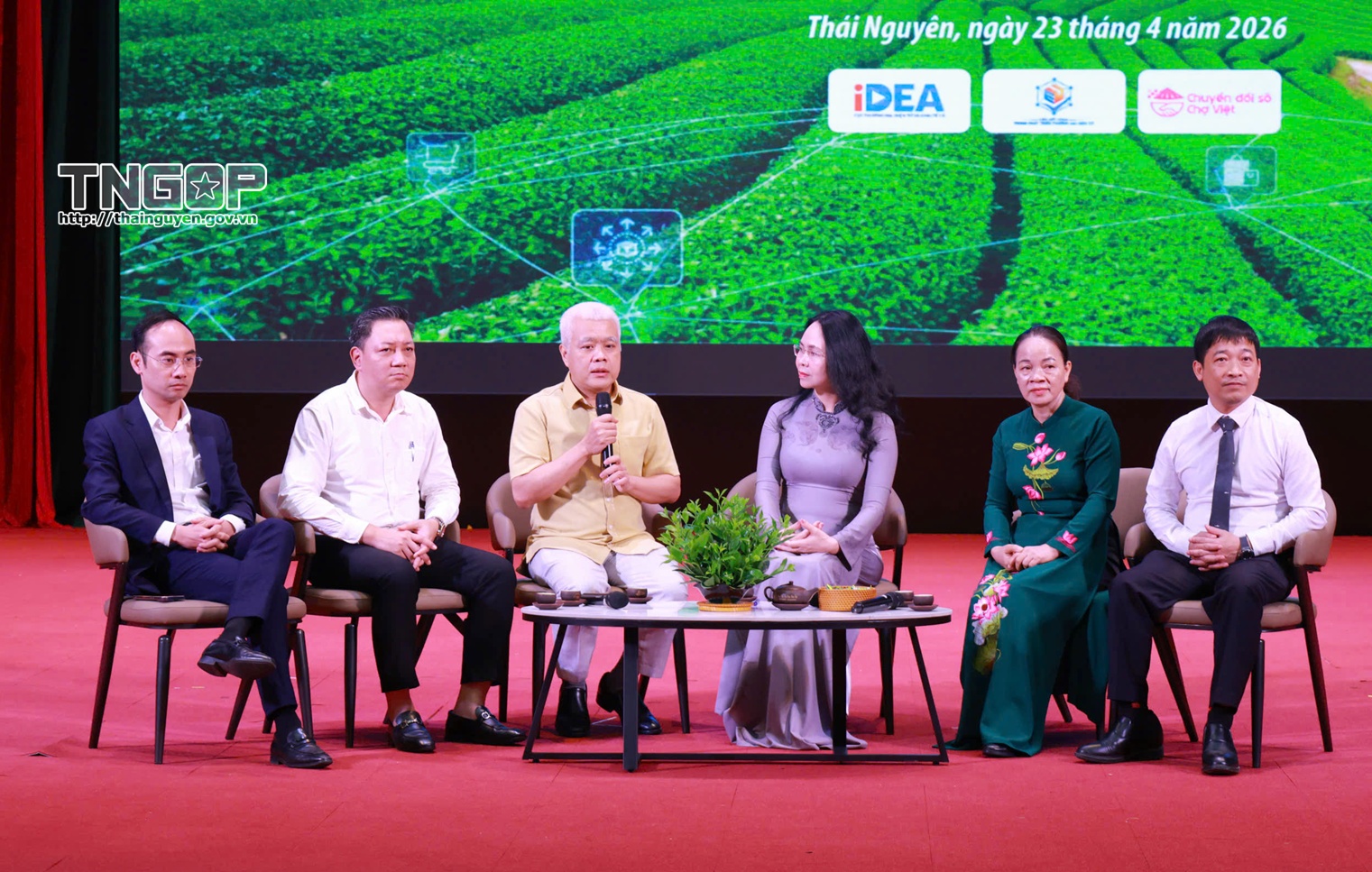 Tọa đàm giải pháp tổng thể thúc đẩy tiêu thụ hàng Việt qua thương mại điện tử các tỉnh khu vực phía Bắc