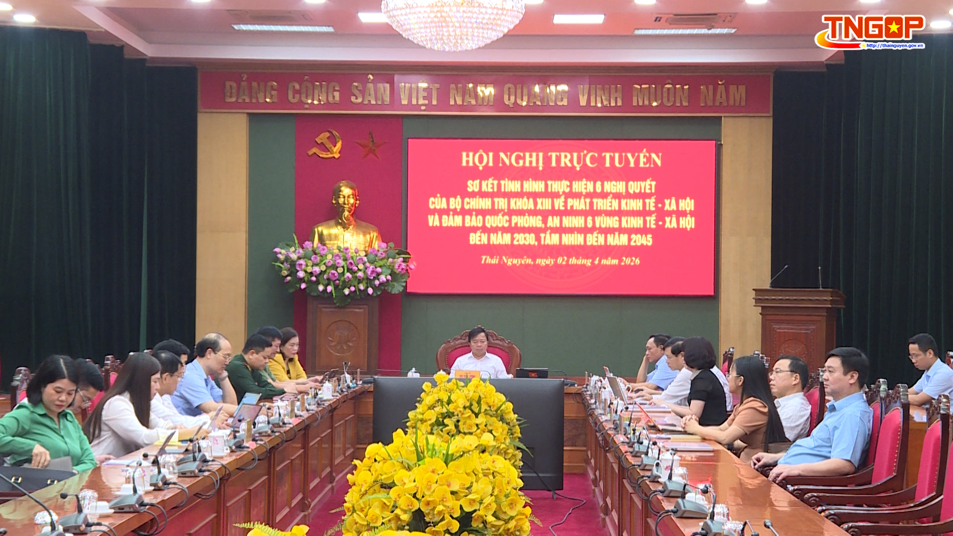 Sơ kết tình hình thực hiện Nghị quyết của Bộ Chính trị về phát triển 6 vùng kinh tế - xã hội