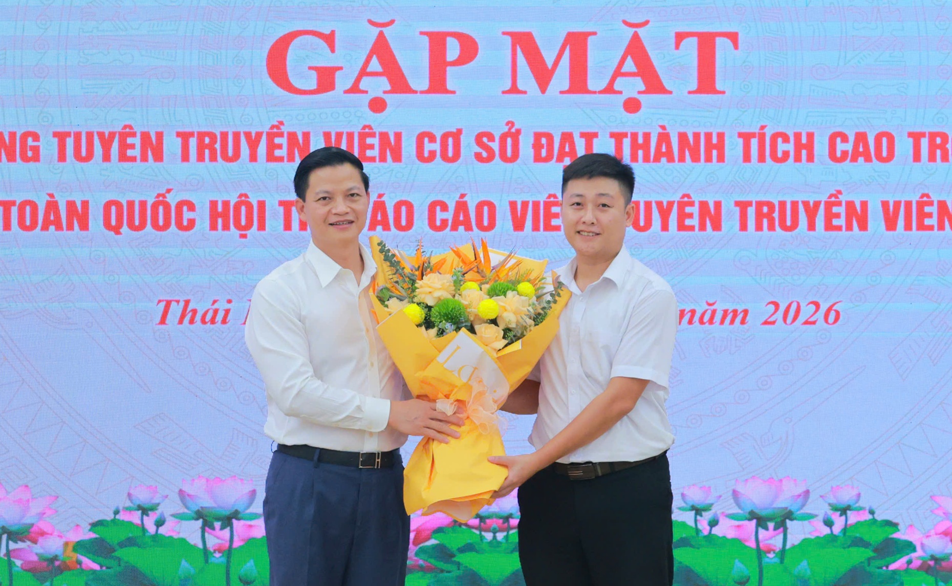Chủ tịch UBND tỉnh gặp mặt, tuyên dương tuyên truyền viên cơ sở đạt giải Nhì Chung khảo toàn quốc