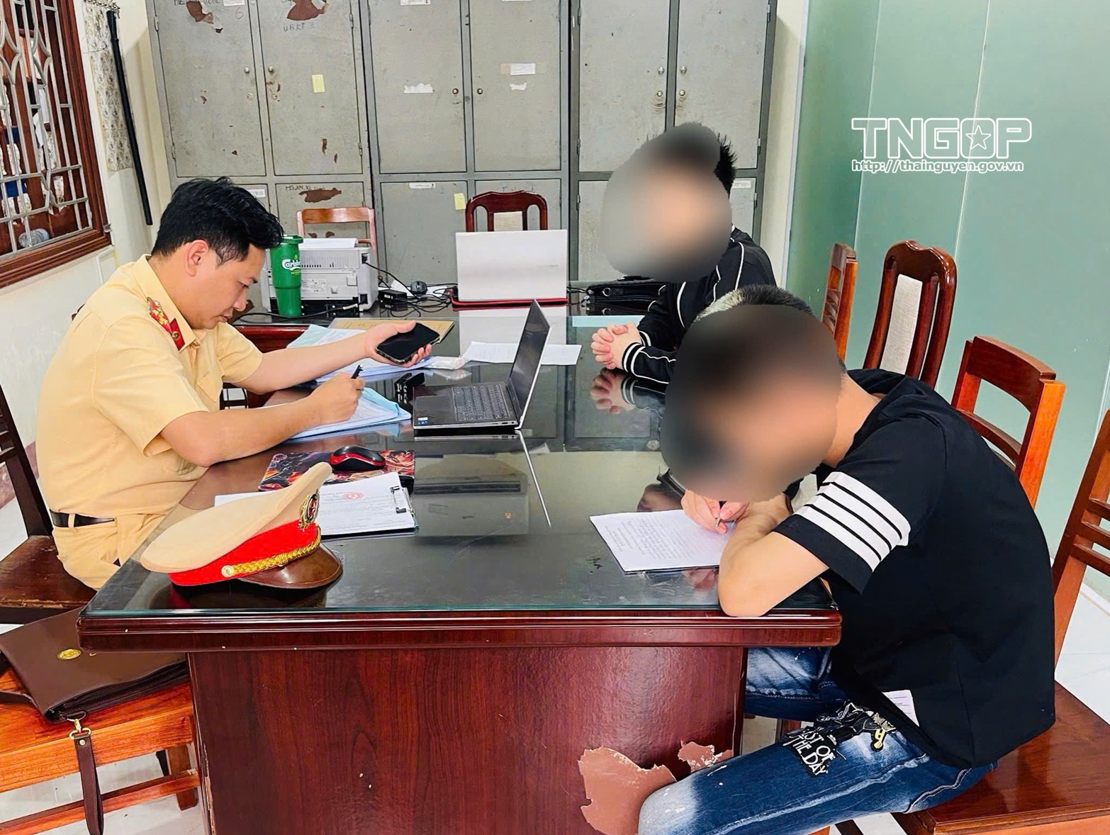 Xử lý nghiêm trường hợp điều khiển xe mô tô “bốc đầu”