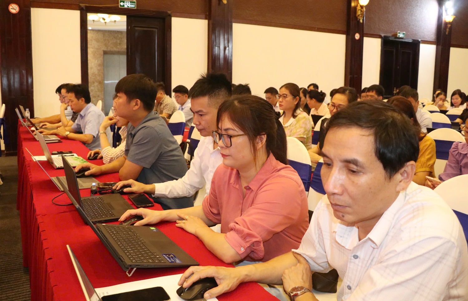 UBND tỉnh ban hành Quy chế đào tạo, bồi dưỡng cán bộ, công chức