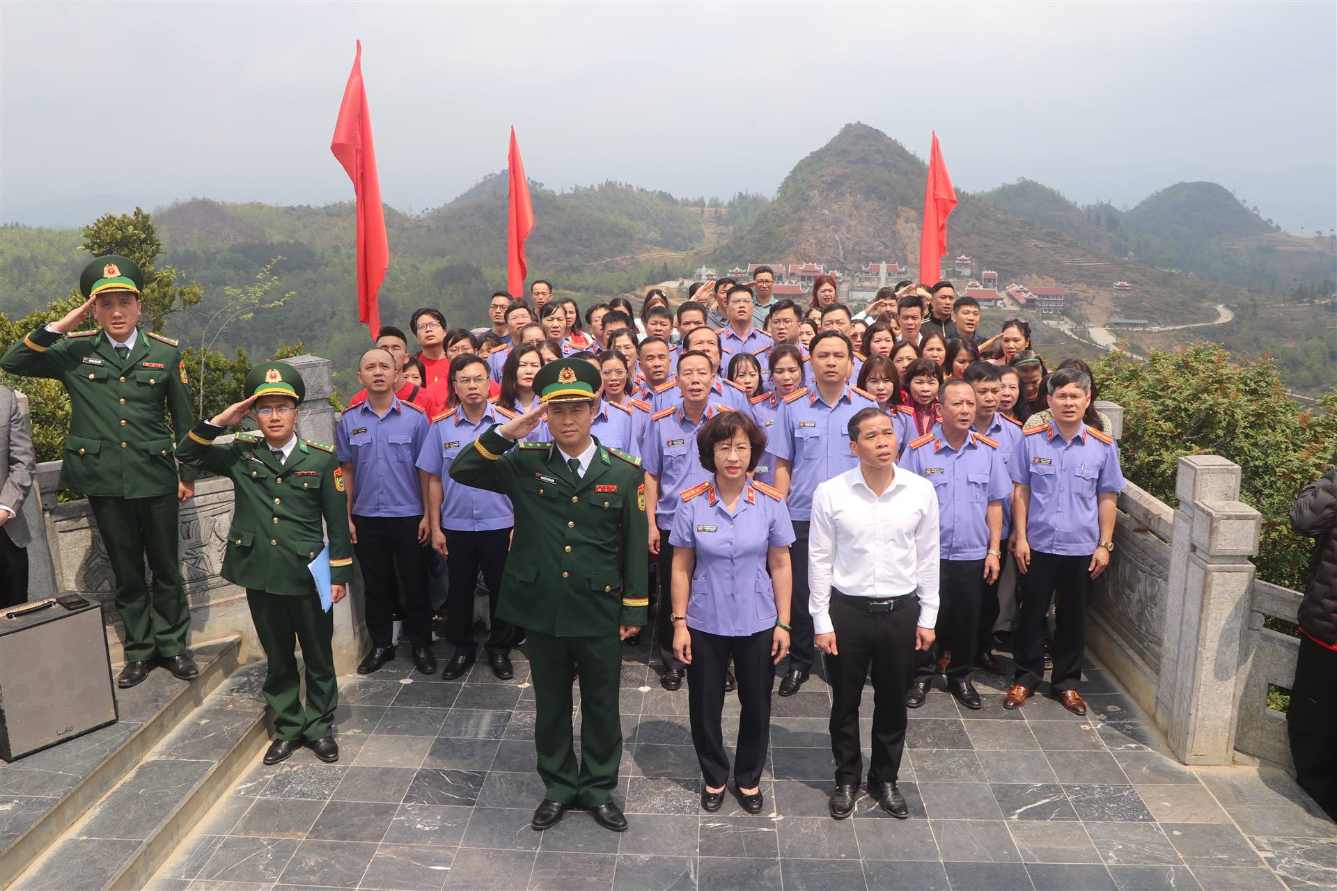 VKSND tỉnh Thái Nguyên sinh hoạt chuyên đề: nâng cao bản lĩnh chính trị từ sinh hoạt dưới cờ nơi cực bắc