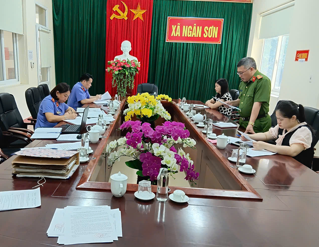Anh-tin-bai
