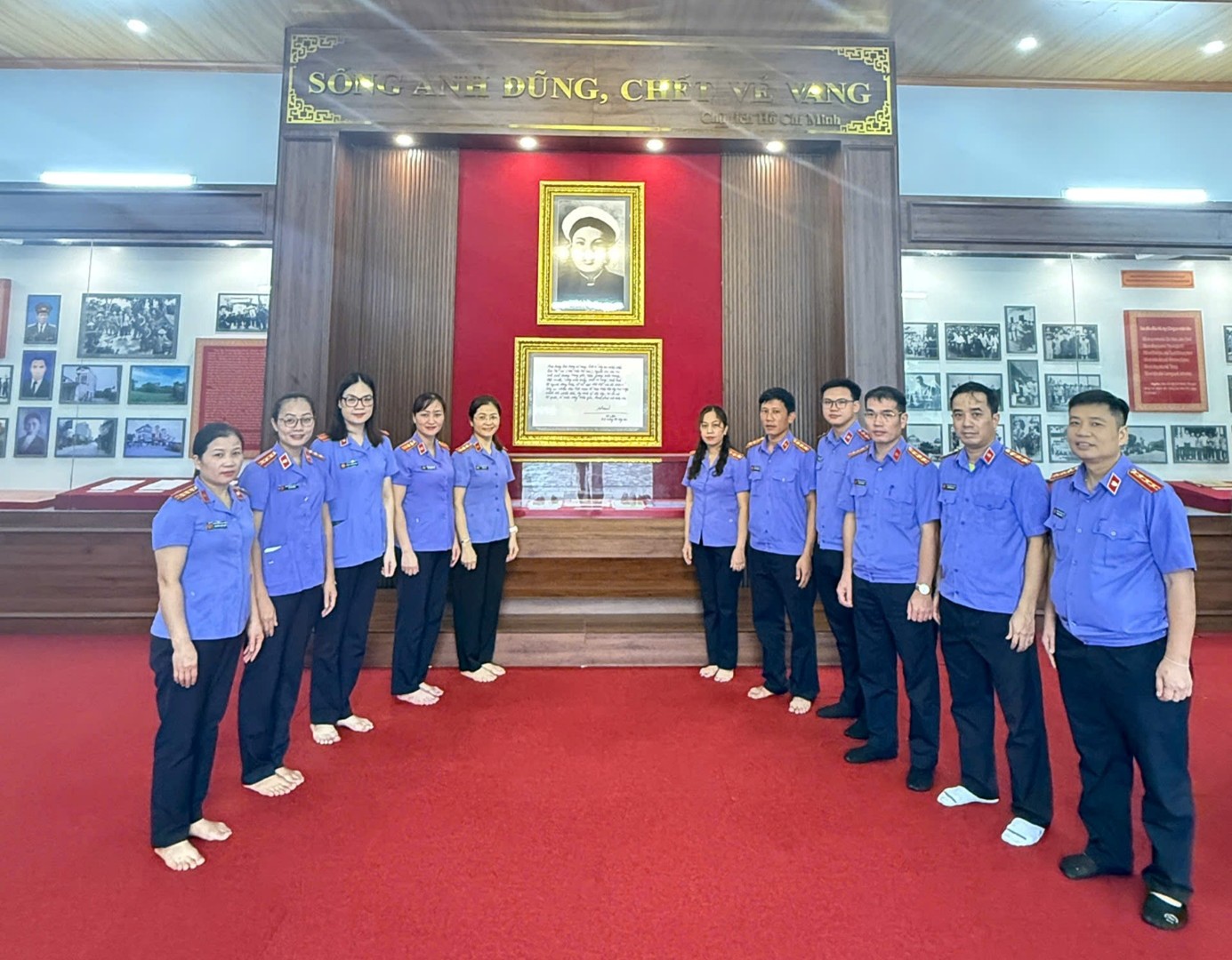 Anh-tin-bai