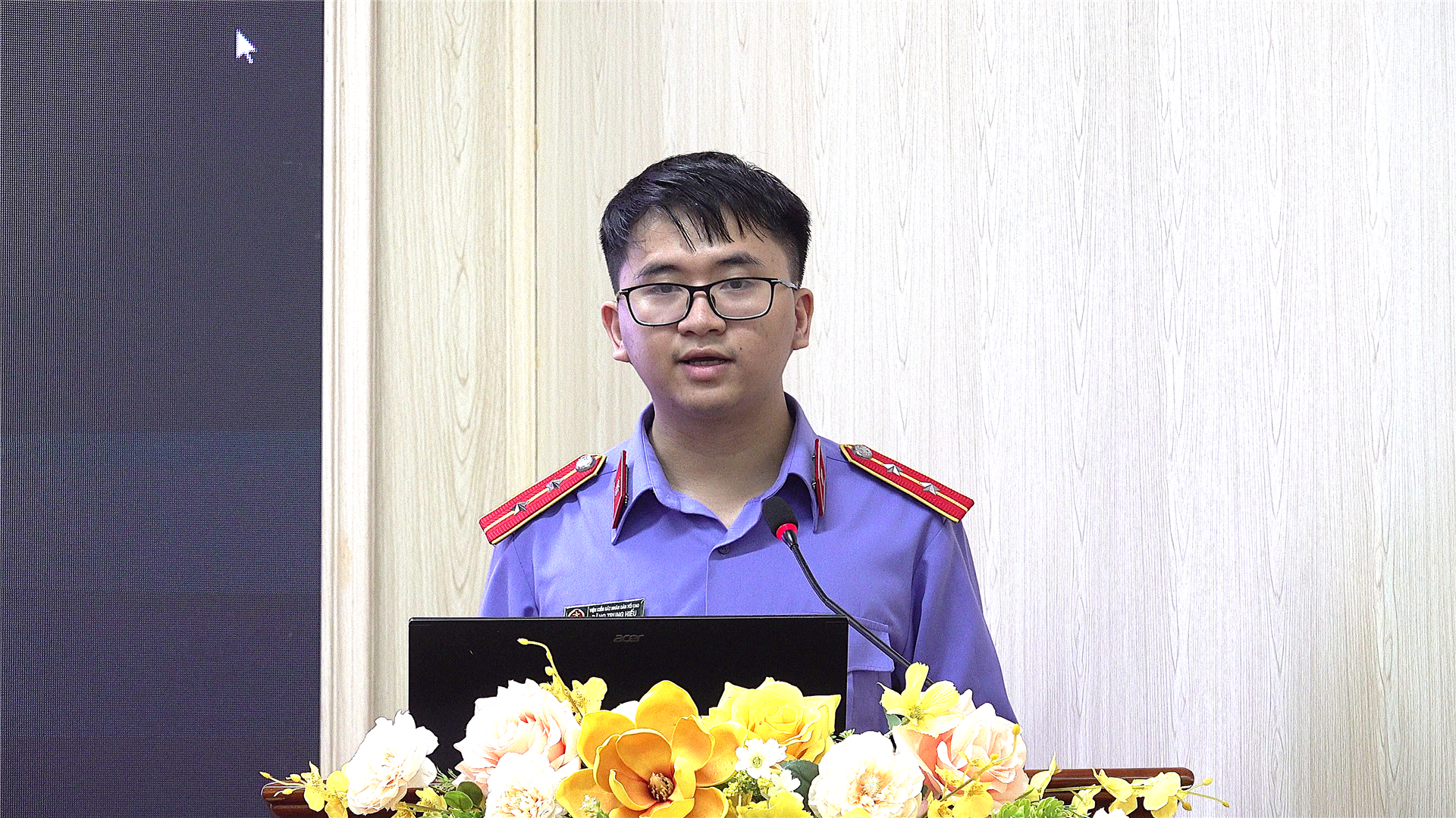 Anh-tin-bai