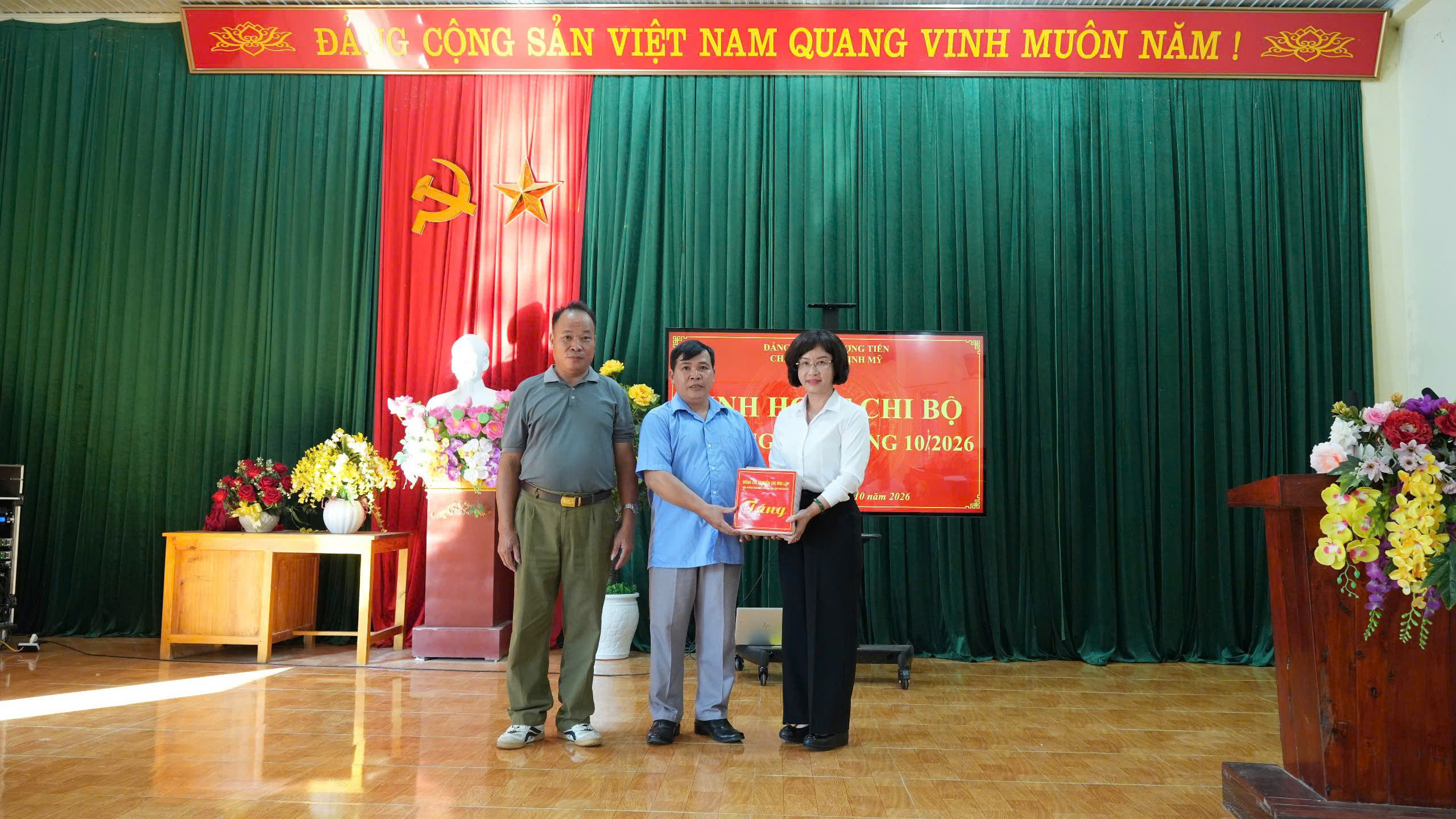 Anh-tin-bai
