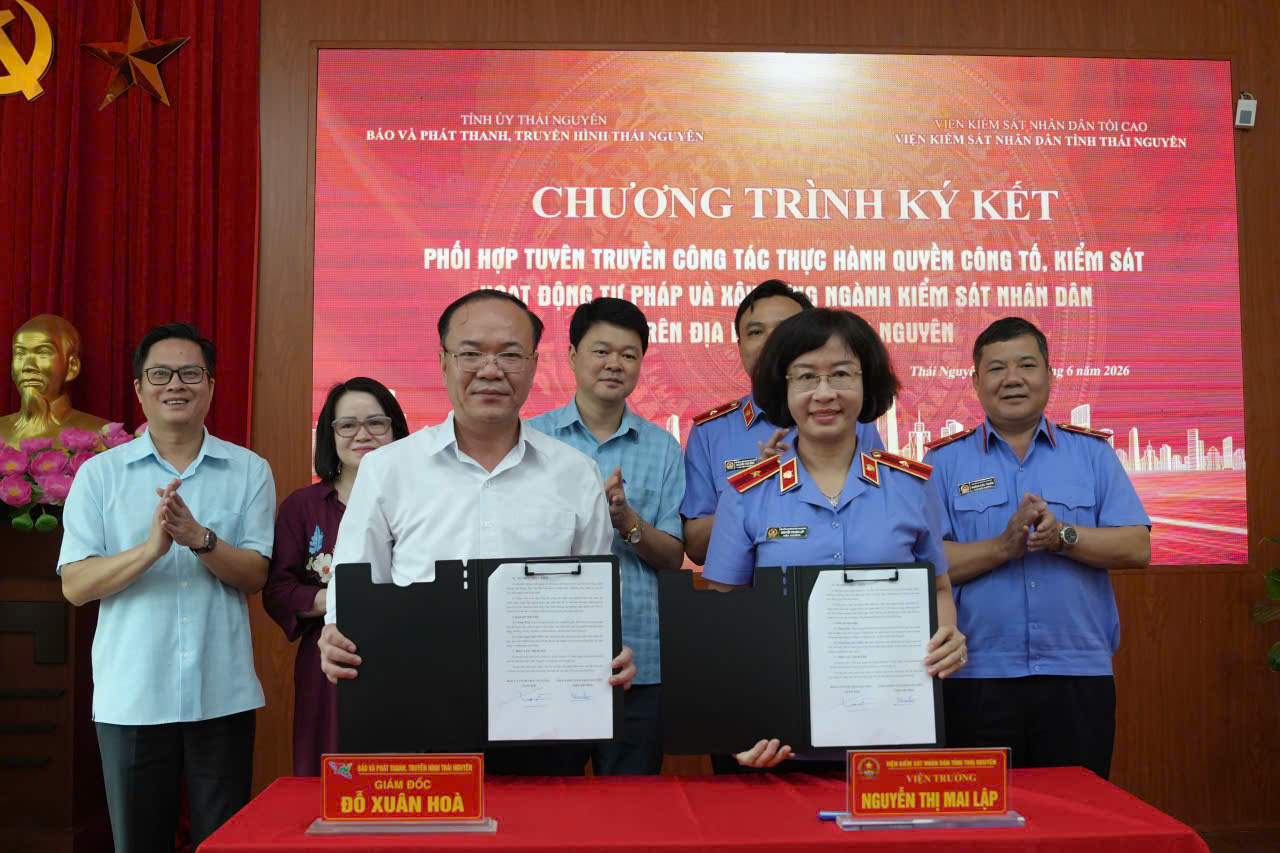 VKSND tỉnh Thái Nguyên  ký chương trình phối hợp tuyên truyền  với báo và phát thanh - truyền hình Thái Nguyên