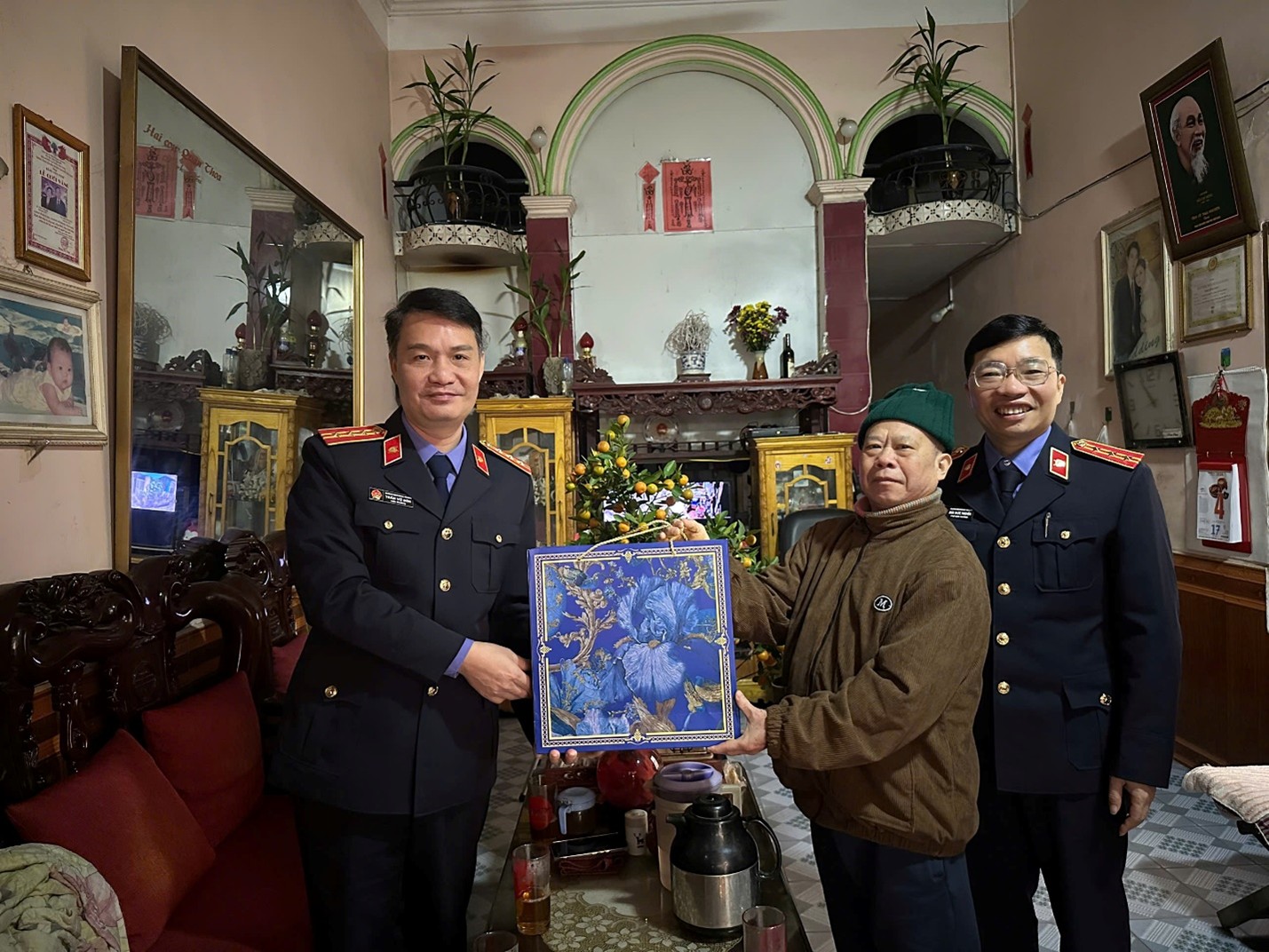 Ấm áp nghĩa tình – viện kiểm sát nhân dân khu vực 4 thăm, chúc tết cán bộ hưu trí xuân bính ngọ 2026