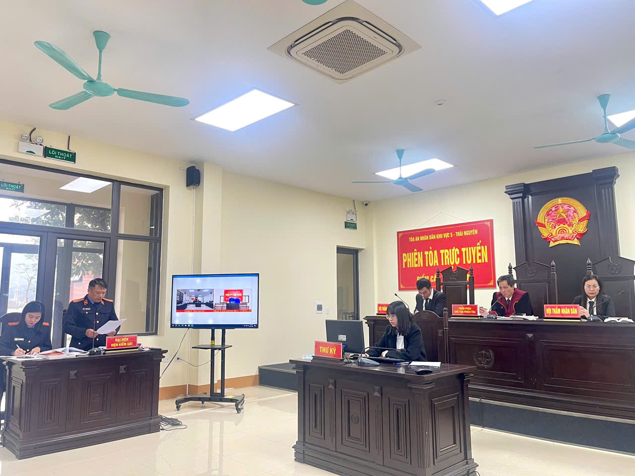 VKSND khu vực 5 phối hợp tổ chức phiên toà rút kinh nghiệm kết hợp số hoá và trực tuyến hồ sơ vụ án hình sự