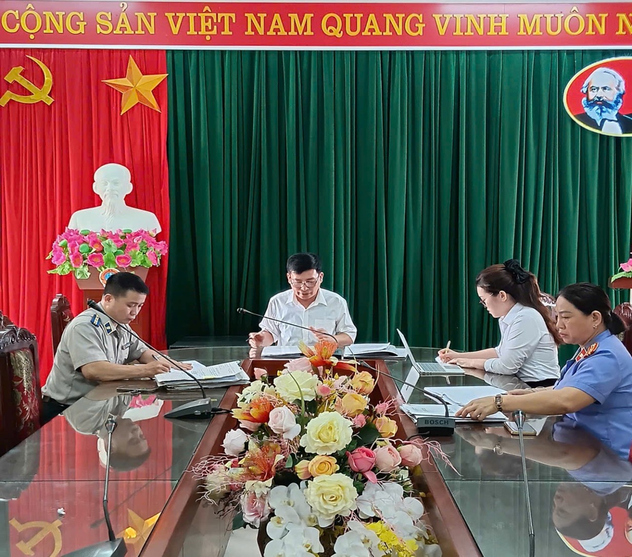 VKSND khu vực 8, tỉnh Thái Nguyên kiểm sát việc  xét miễn nghĩa vụ thi hành án đối với khoản thu nộp ngân sách nhà nước