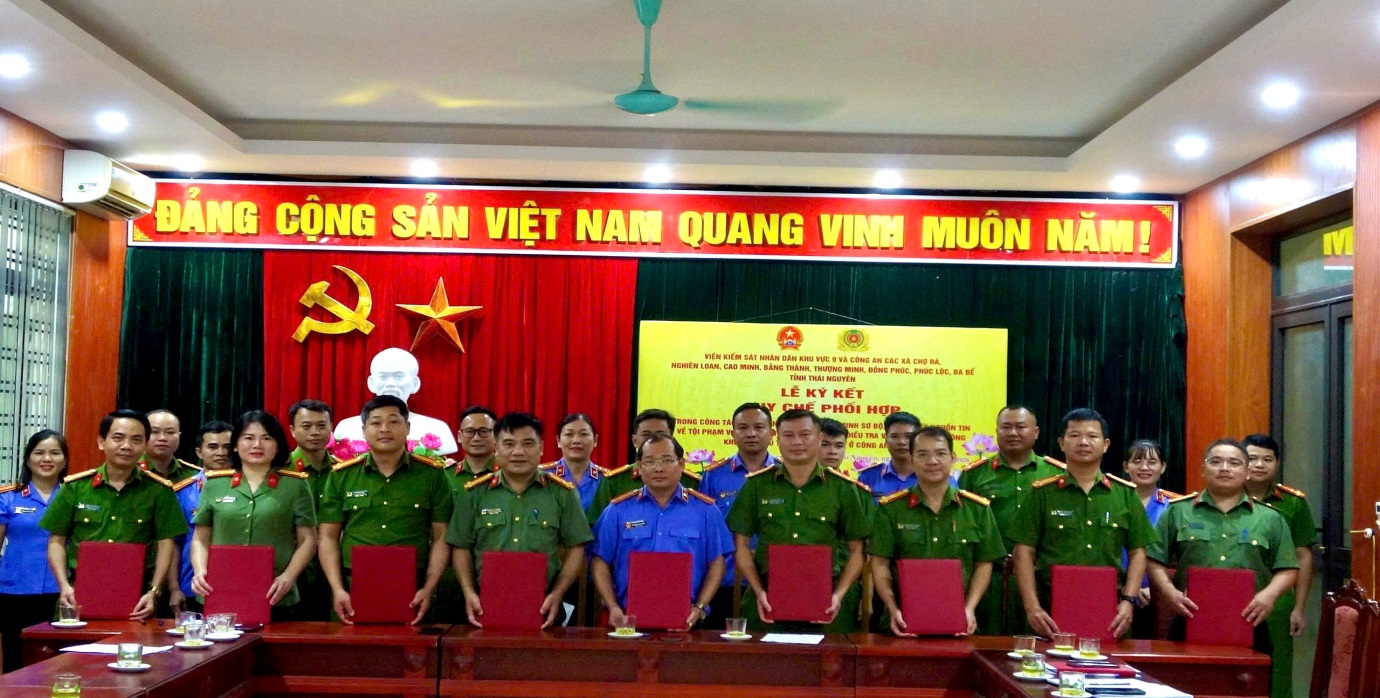 VKSND khu vực 9 - Thái Nguyên ký kết quy chế phối hợp với công an cấp xã trong công tác giải quyết nguồn tin về tội phạm