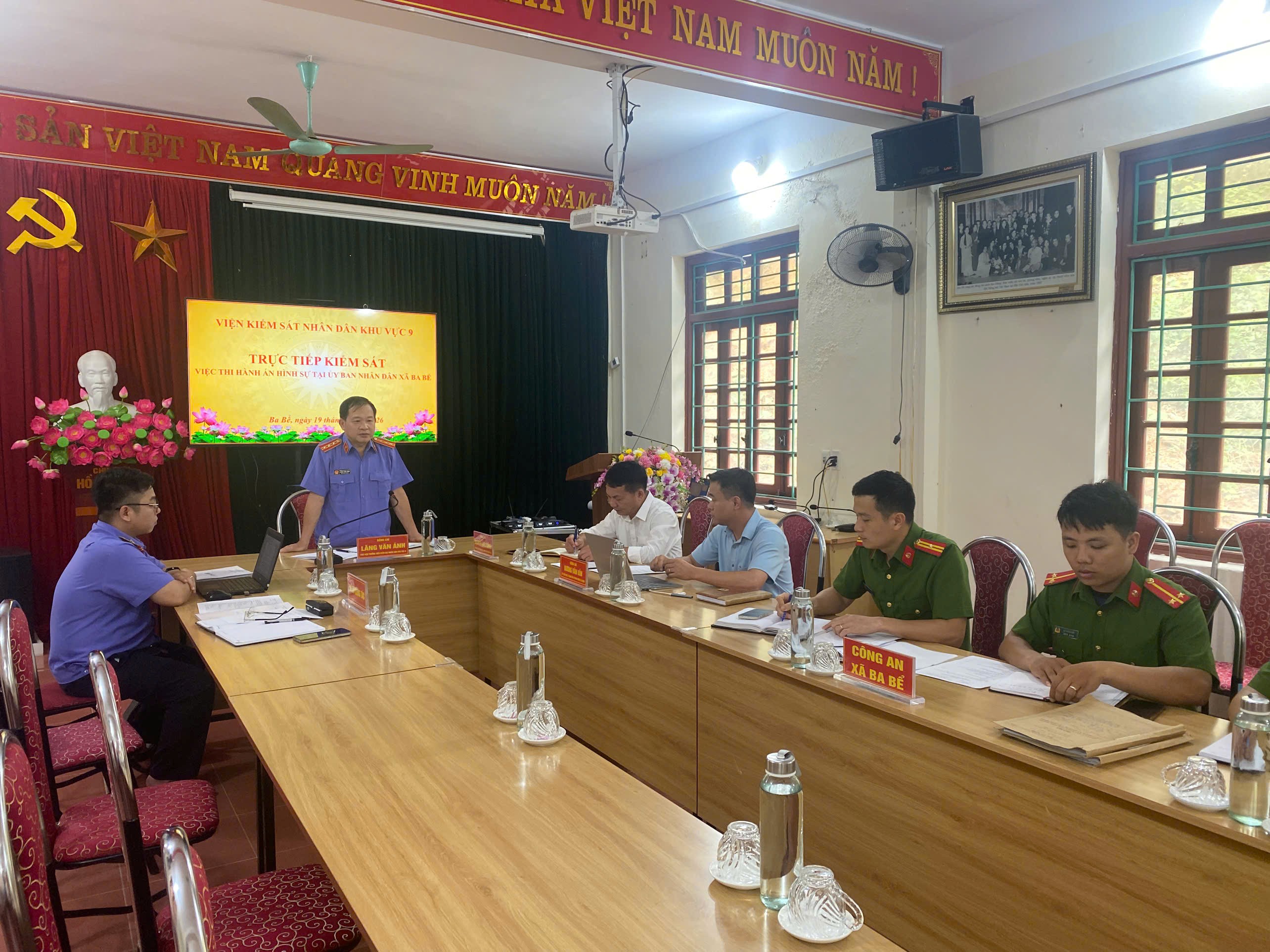 VKSND Khu vực 9 tỉnh Thái Nguyên  mở điểm trực tiếp kiểm sát về thi hành án hình sự tại UBND xã Ba Bể