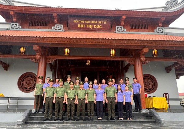 Chi bộ phòng 1 VKSND tỉnh và phòng An ninh điều tra Công an tỉnh Thái Nguyên tổ chức sinh hoạt chính trị nguồn cội.