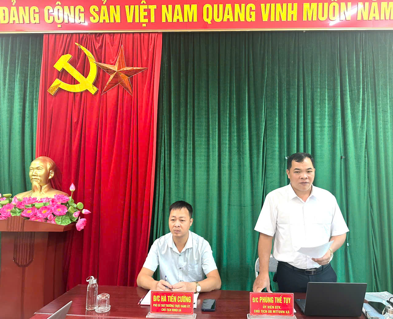 Anh-tin-bai