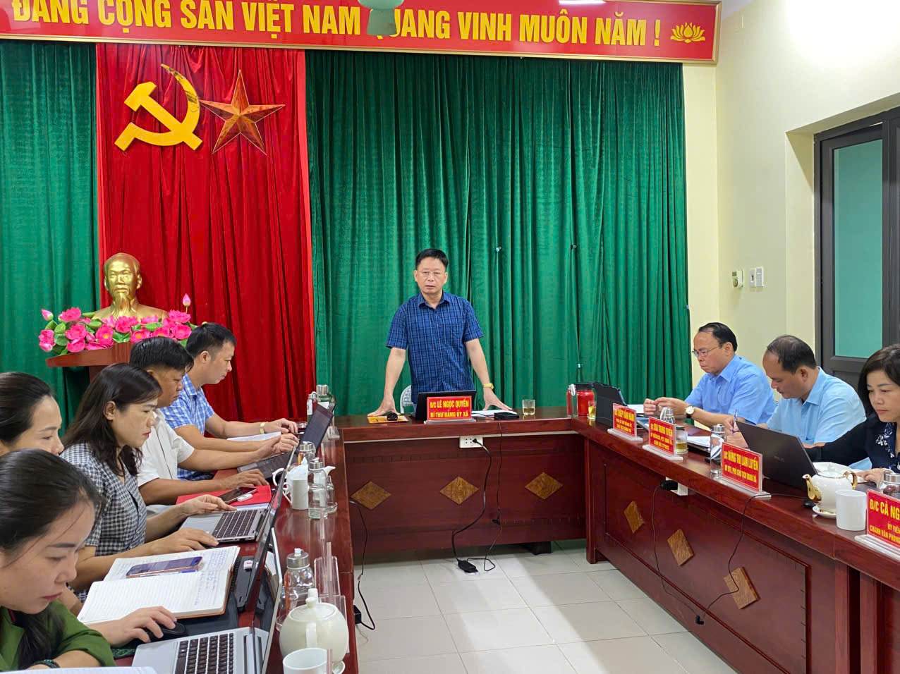 Anh-tin-bai