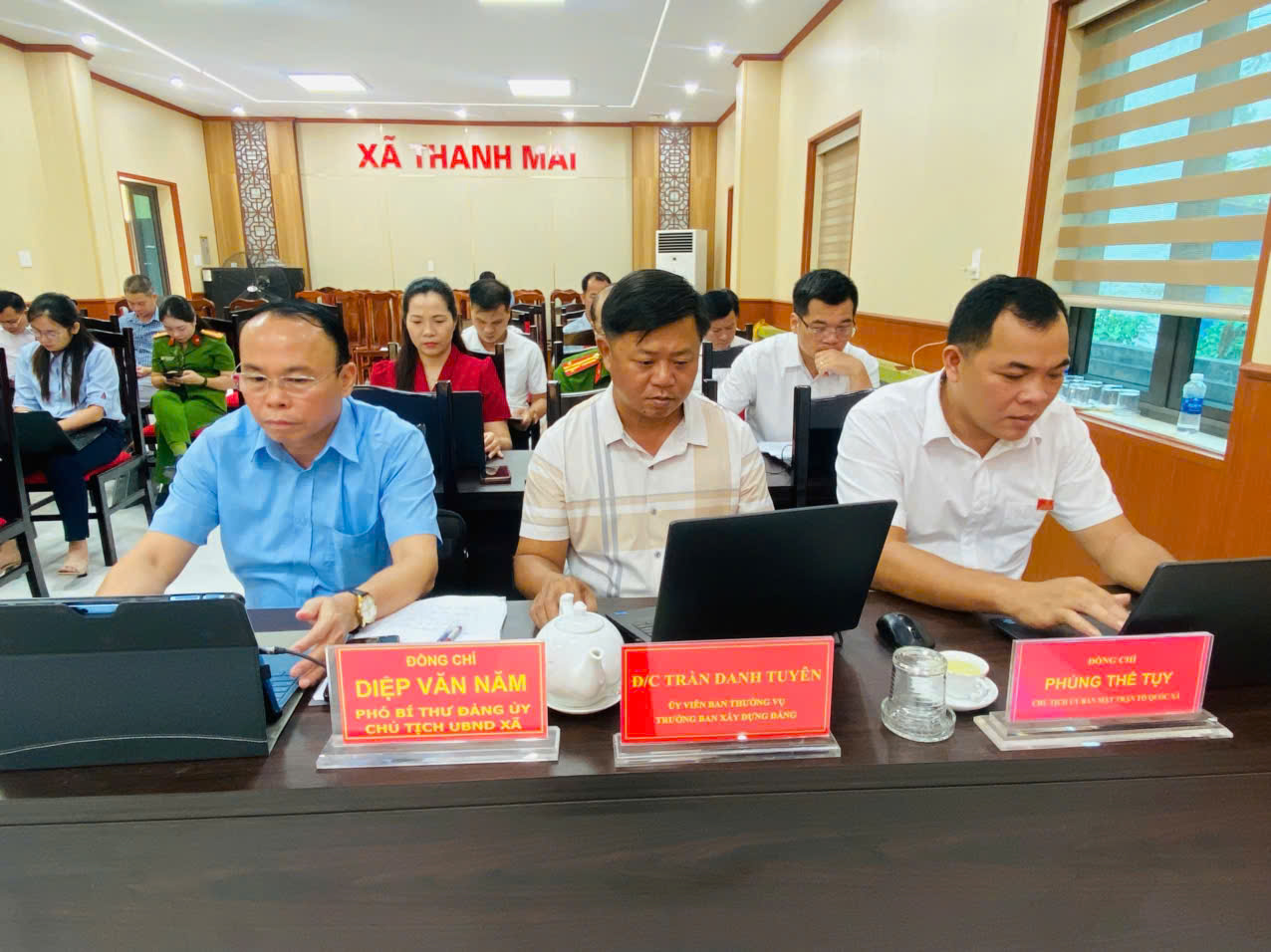 Anh-tin-bai