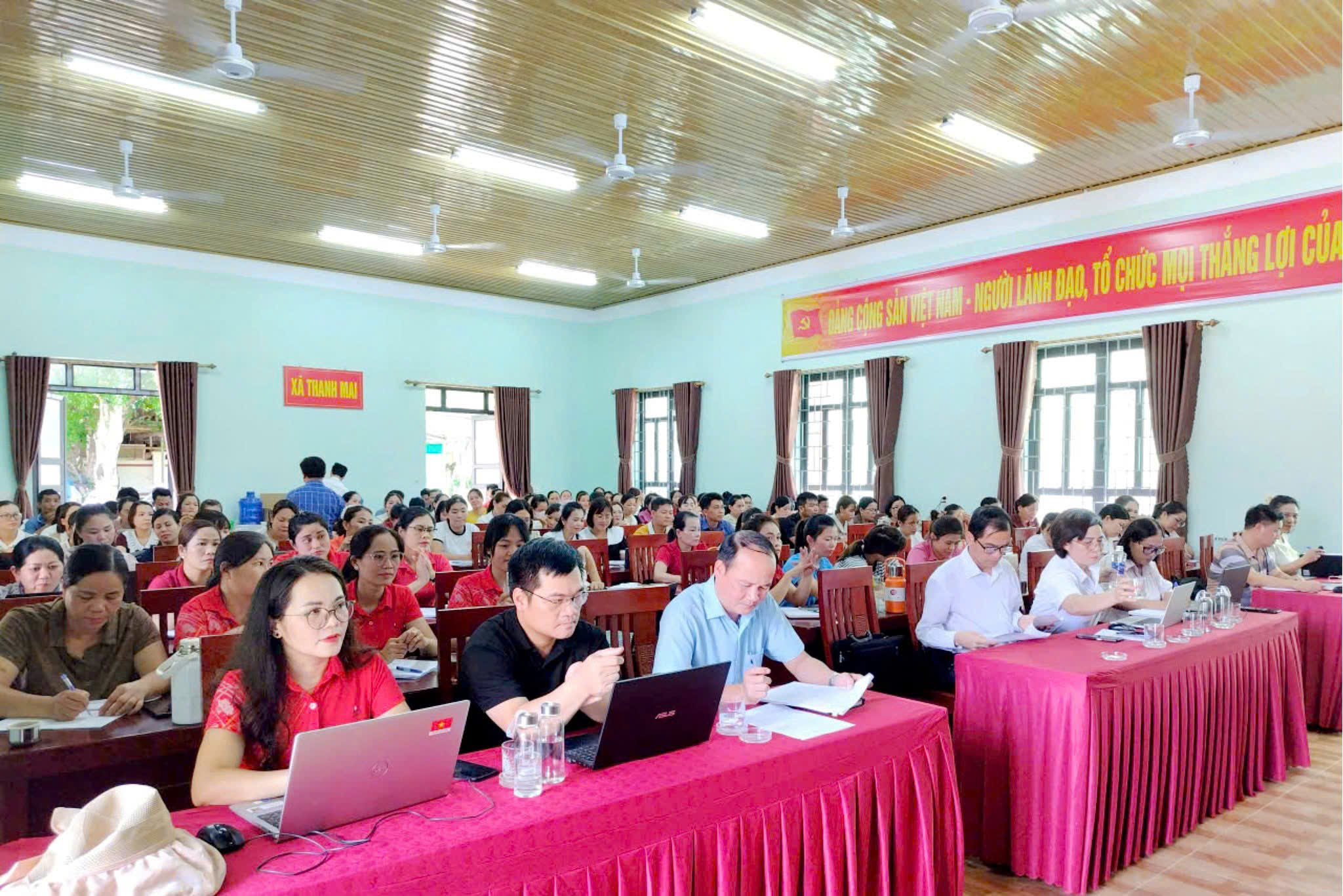 Anh-tin-bai