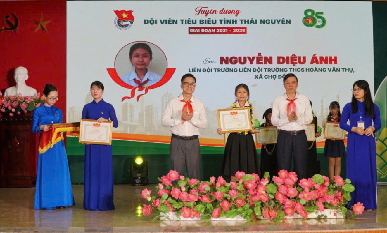 Trường THCS Hoàng Văn Thụ đạt nhiều kết quả nổi bật chào mừng 85 năm thành lập Đội TNTP Hồ Chí Minh