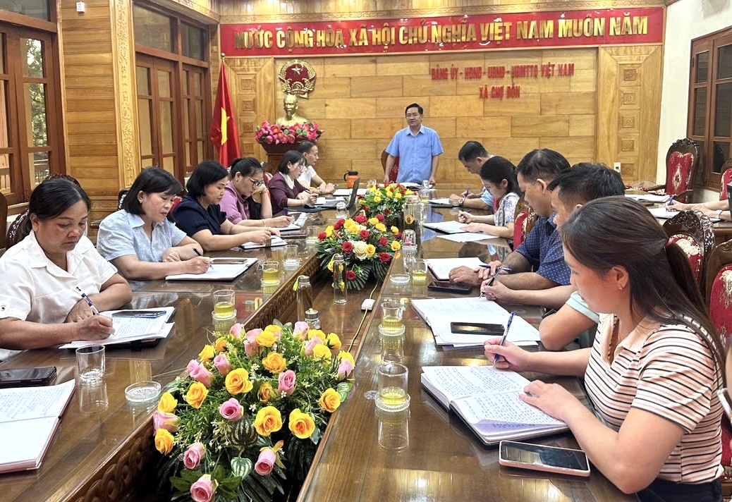 Hội nghị giao ban giữa Thường trực Đảng ủy với các cơ quan tham mưu, giúp việc Đảng ủy, Trung tâm Chính trị xã
