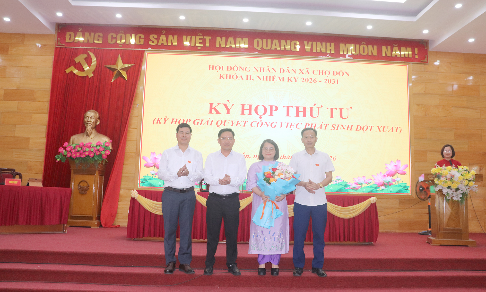 Chợ Đồn tổ chức kỳ họp thứ tư - HĐND xã khóa II, kiện toàn nhân sự chức danh Phó Chủ tịch UBND xã