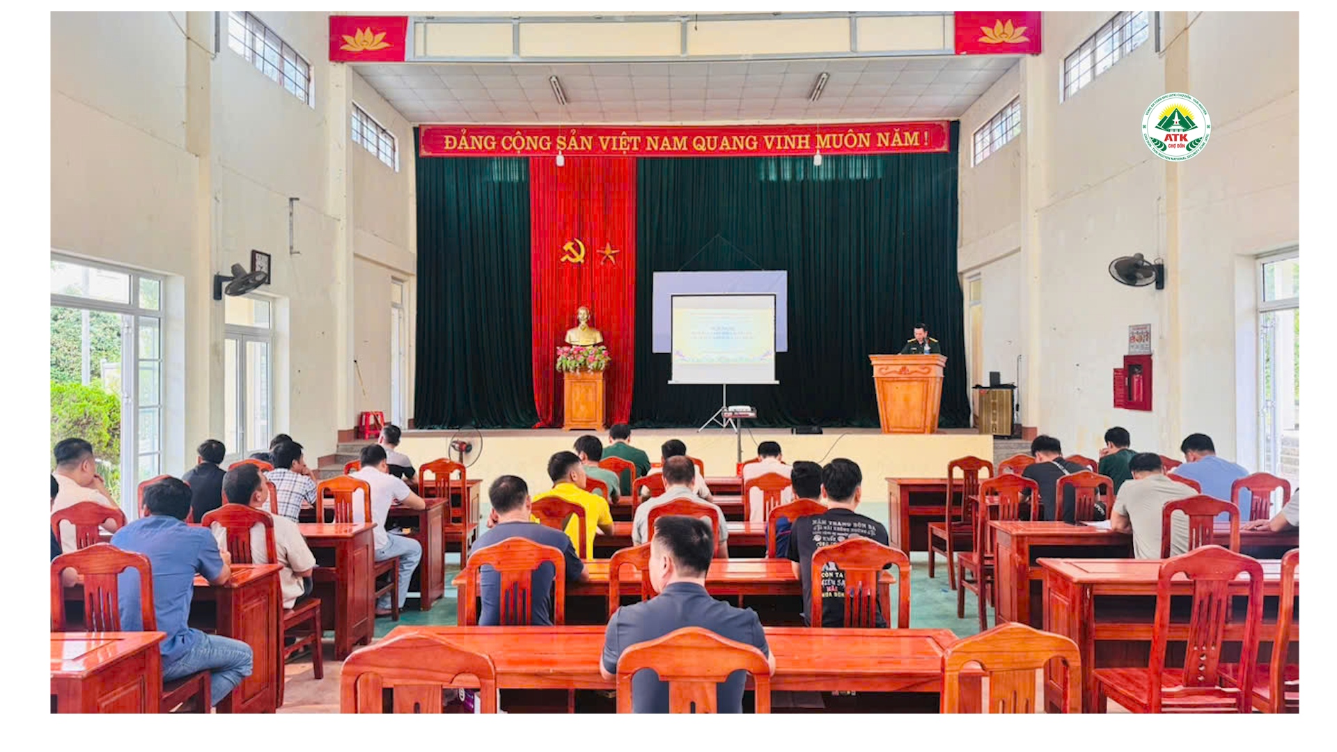 Ban chỉ huy quân sự xã Chợ Đồn tổ chức sinh hoạt, kết hợp chi trả phụ cấp trách nhiệm cho quân nhân dự bị quý III năm 2026