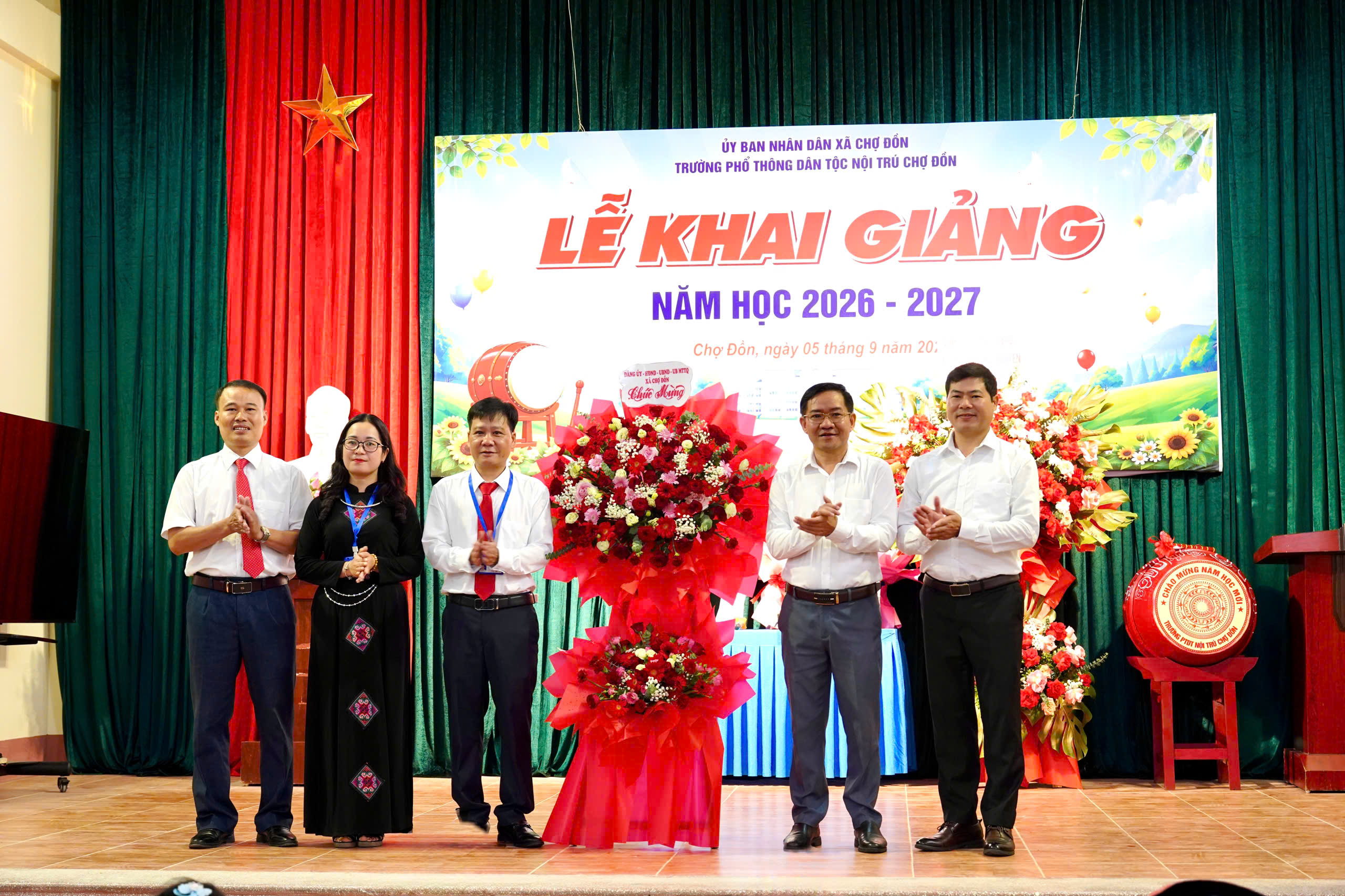 Lễ khai giảng năm học 2026 - 2027 trên địa bàn xã Chợ Đồn