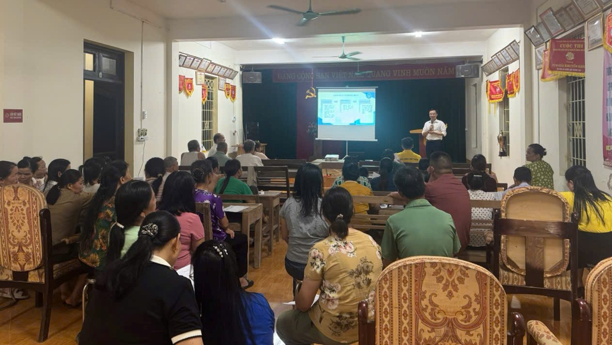 Hội nghị đối thoại,  tuyên truyền chính sách, pháp luật về BHXH, BHYT cho hội viên nông dân
