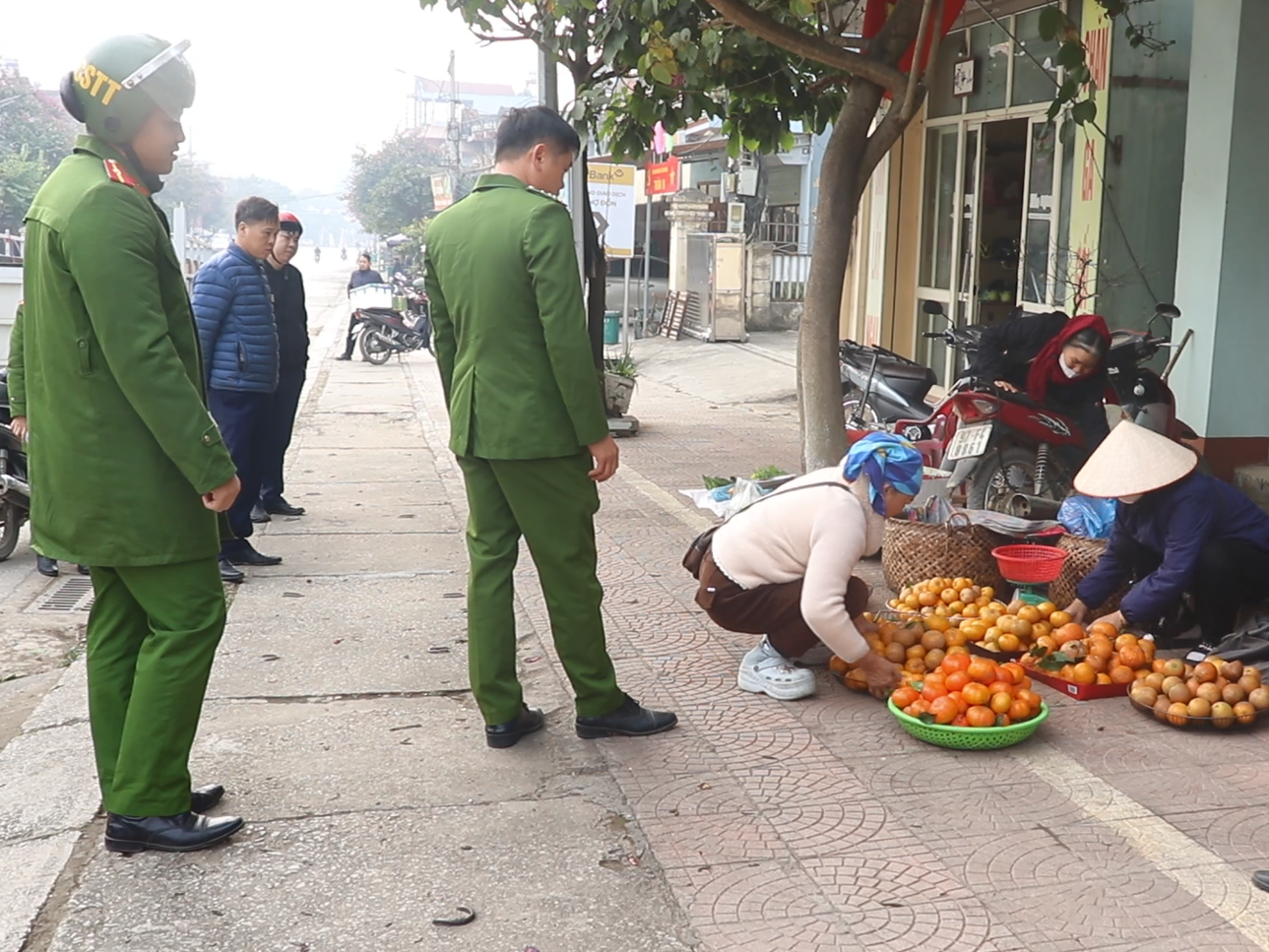 Chợ Đồn quyết liệt chấn chỉnh tình trạng lấn chiếm vỉa hè, lòng đường