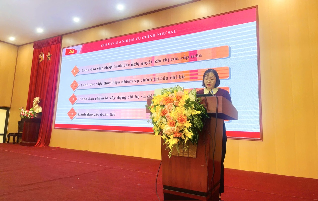 Hội nghị tập huấn, bồi dưỡng nghiệp vụ cho Bí thư, Phó Bí thư chi bộ, Trưởng thôn, Trưởng ban Công tác Mặt trận thôn sau sắp xếp năm 2026