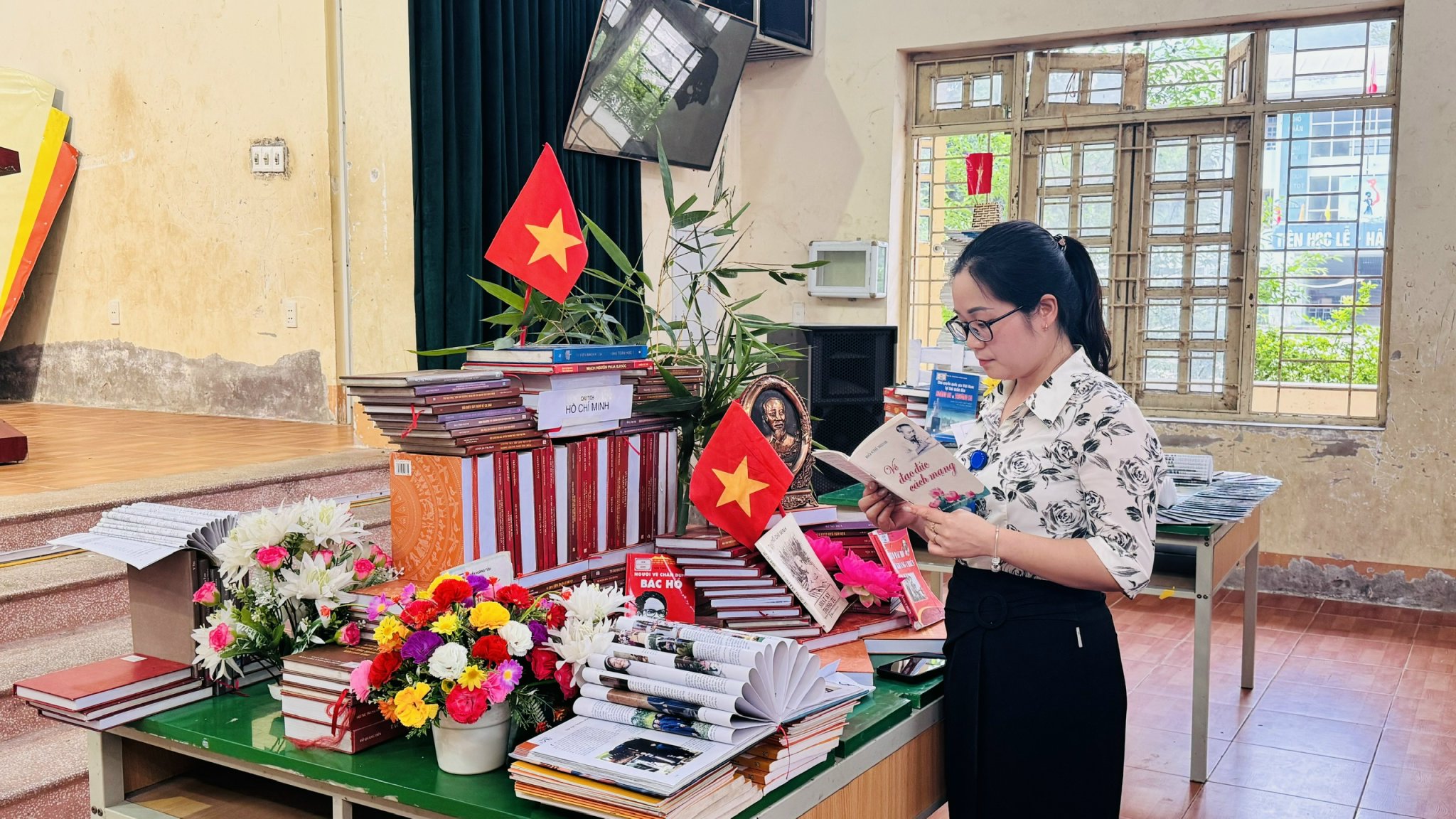 Anh-tin-bai