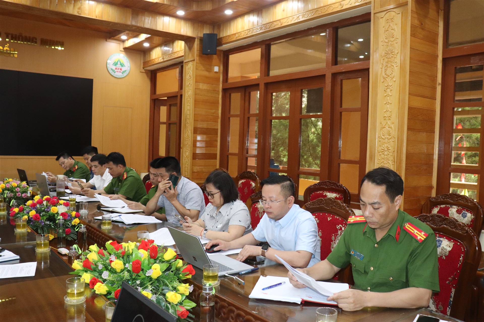 Anh-tin-bai
