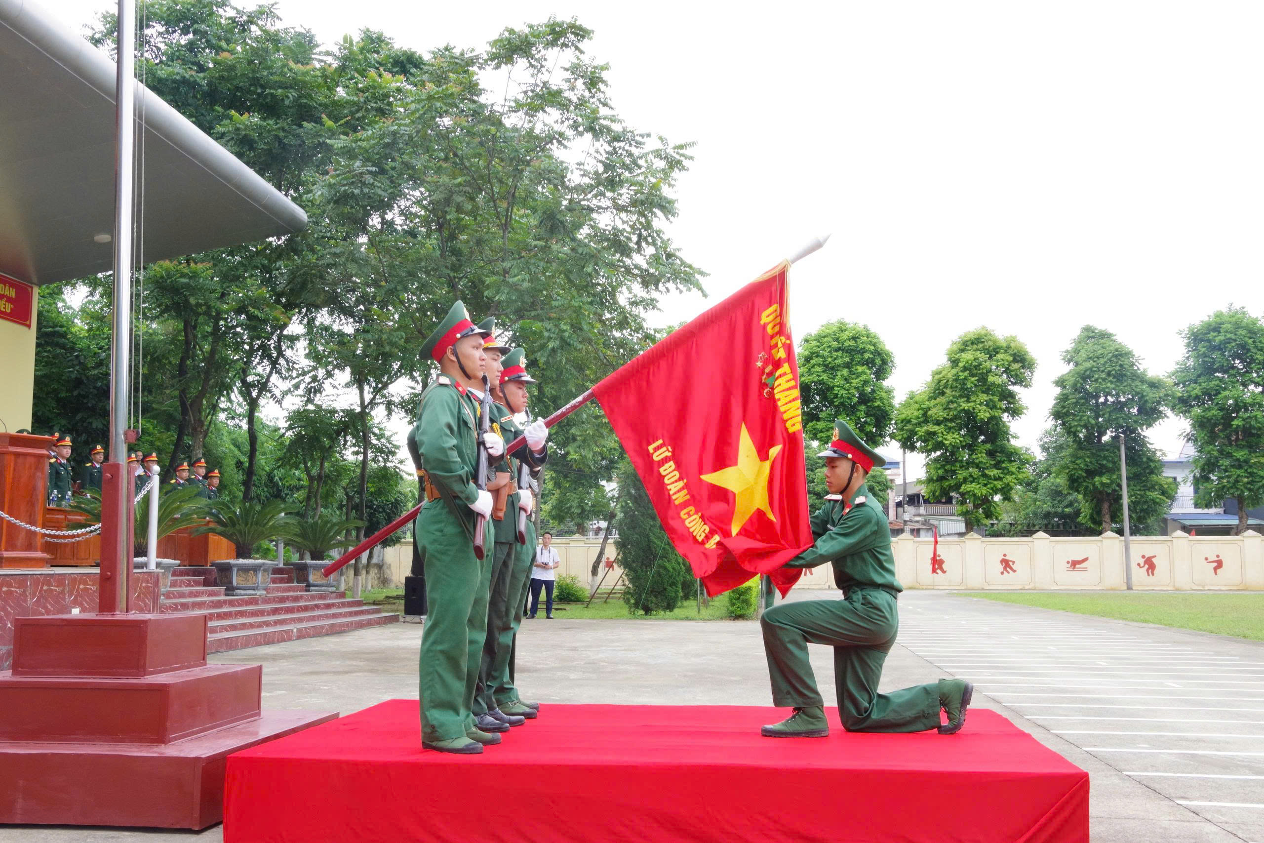 Anh-tin-bai