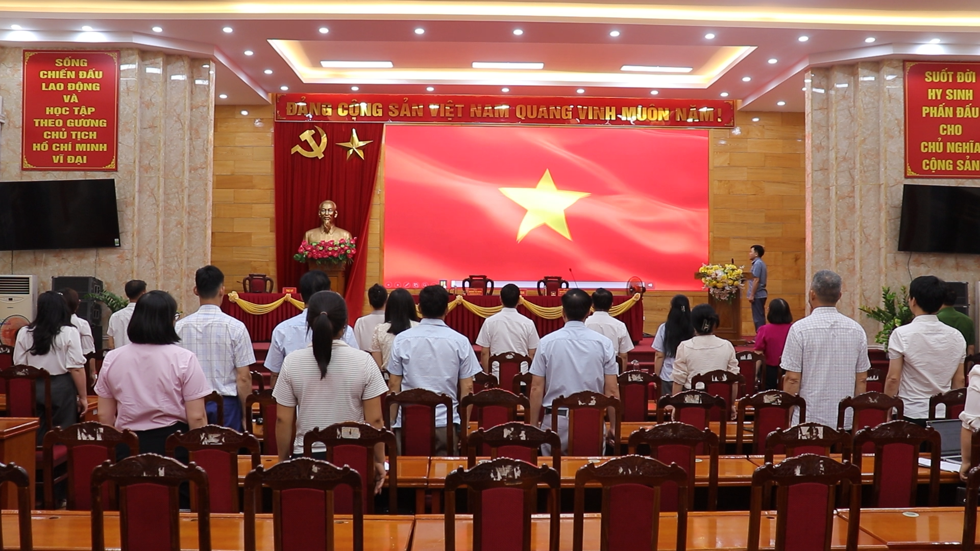 Anh-tin-bai