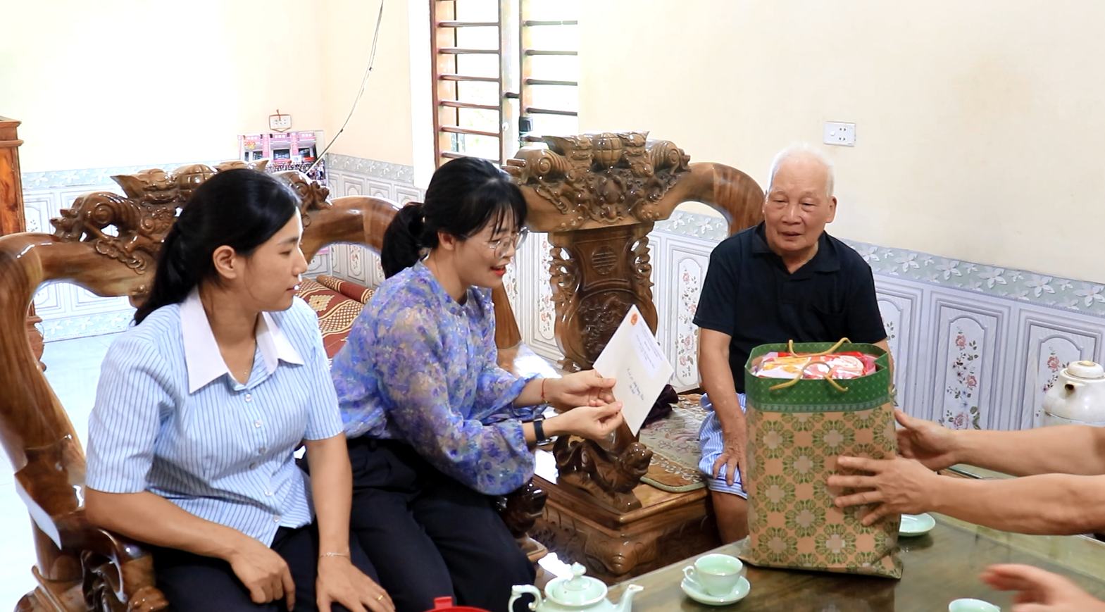 Anh-tin-bai