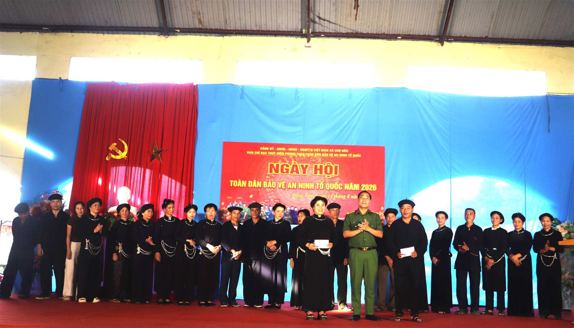 Anh-tin-bai