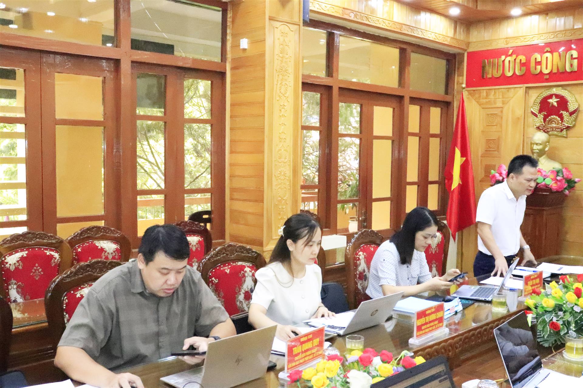 Anh-tin-bai