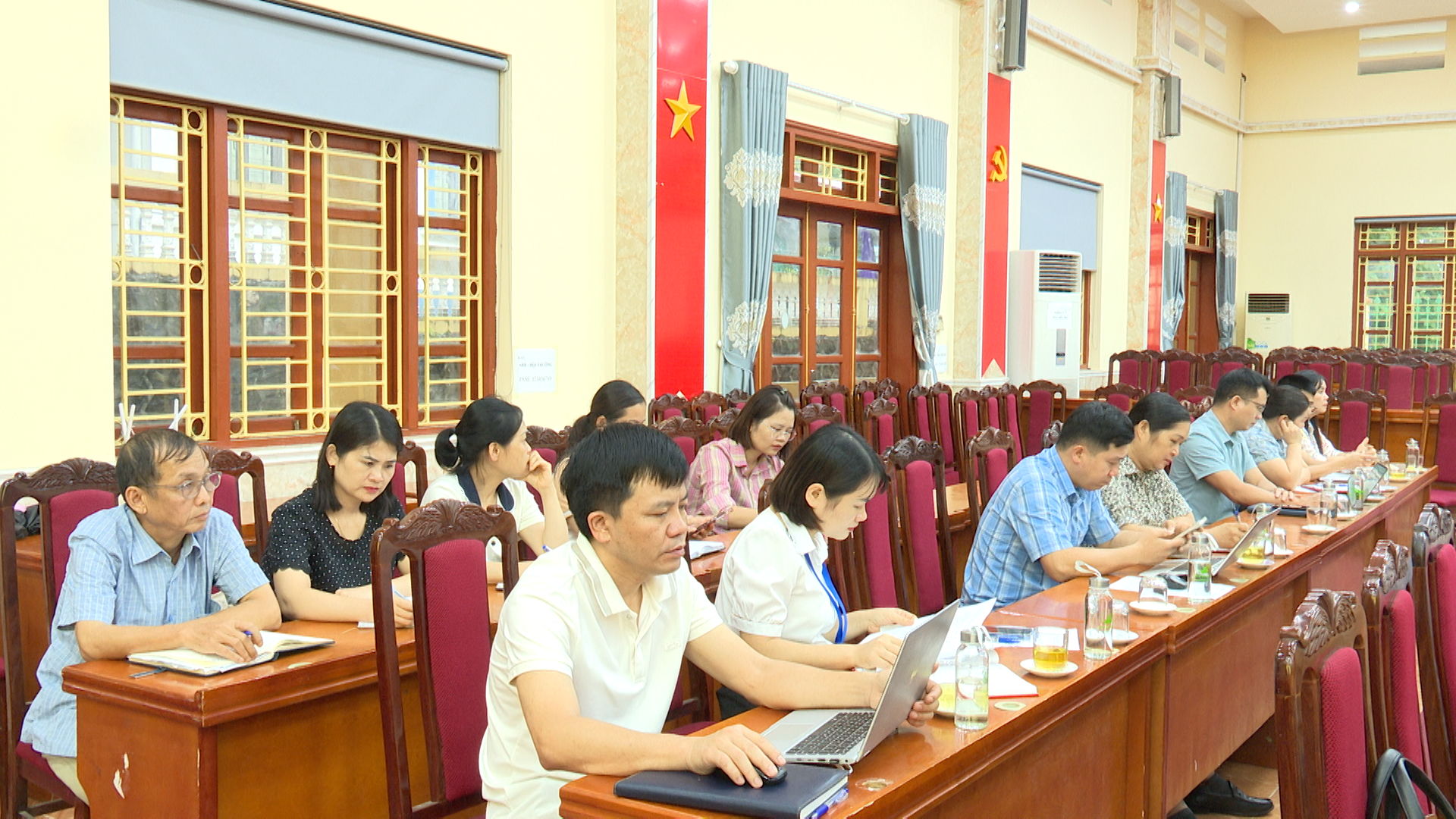 Anh-tin-bai