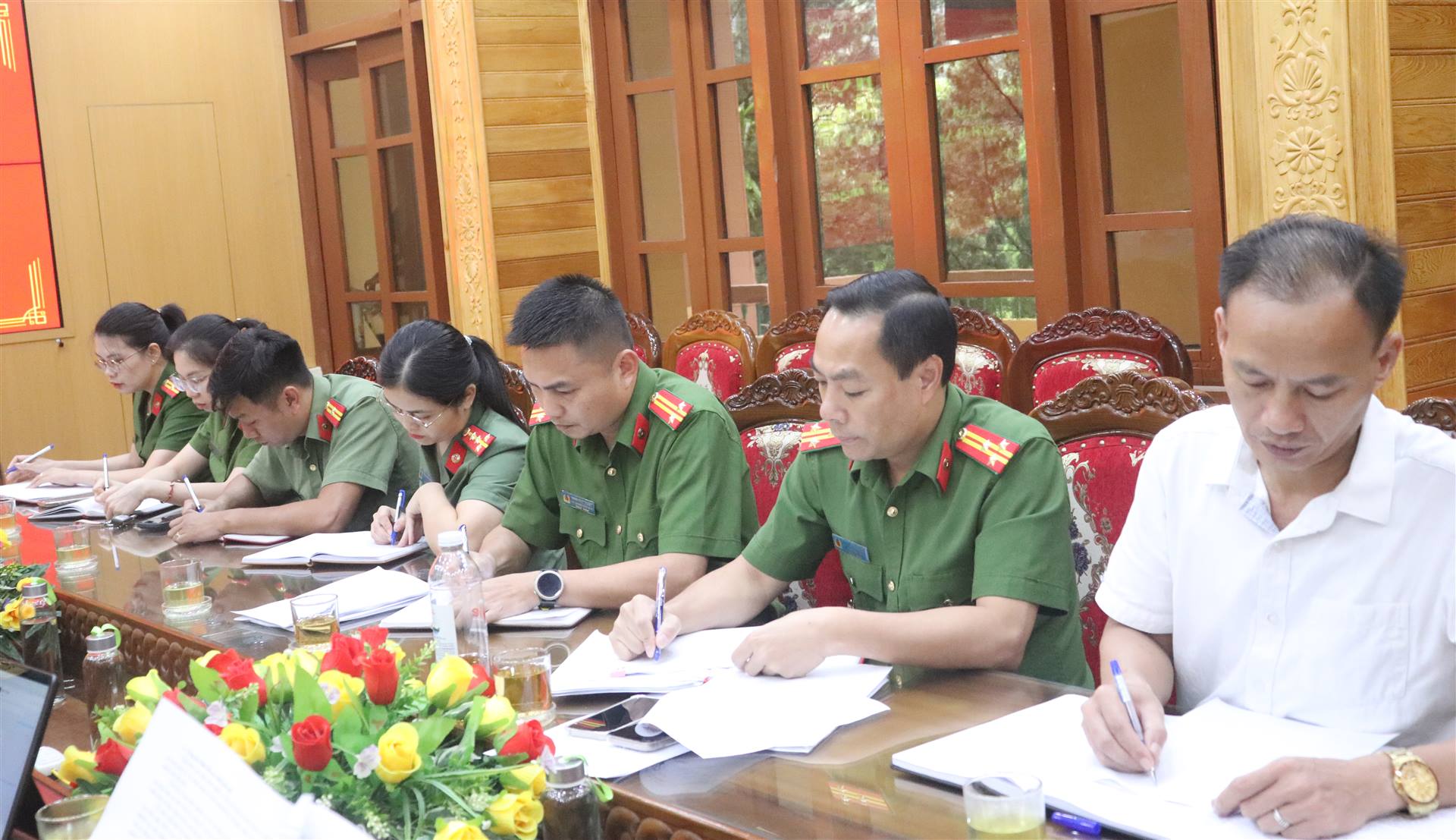 Anh-tin-bai