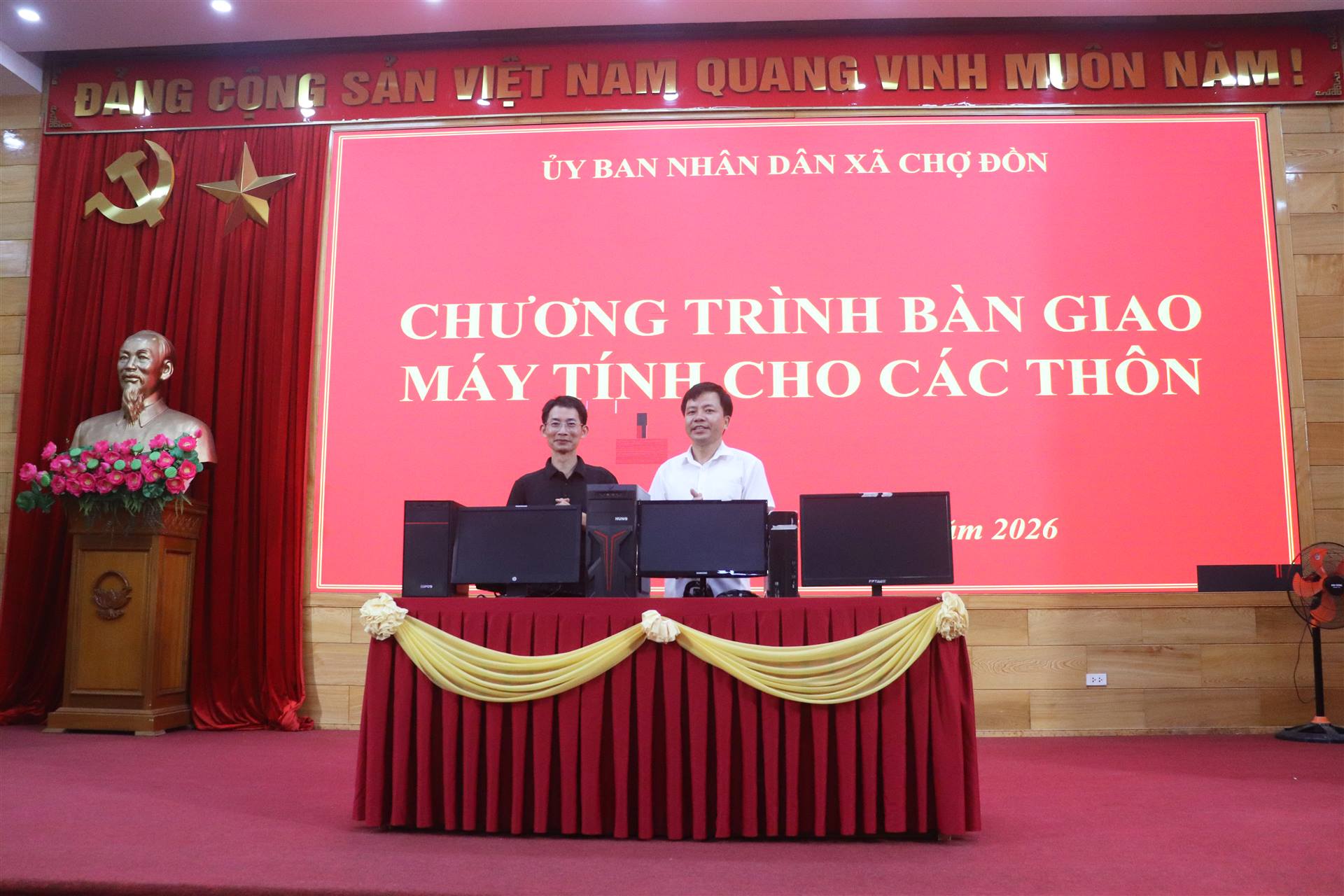 Anh-tin-bai