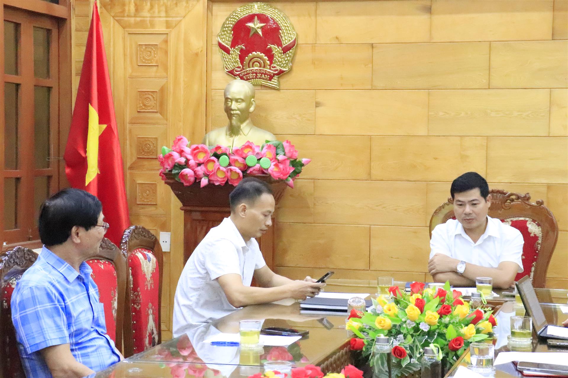 Anh-tin-bai