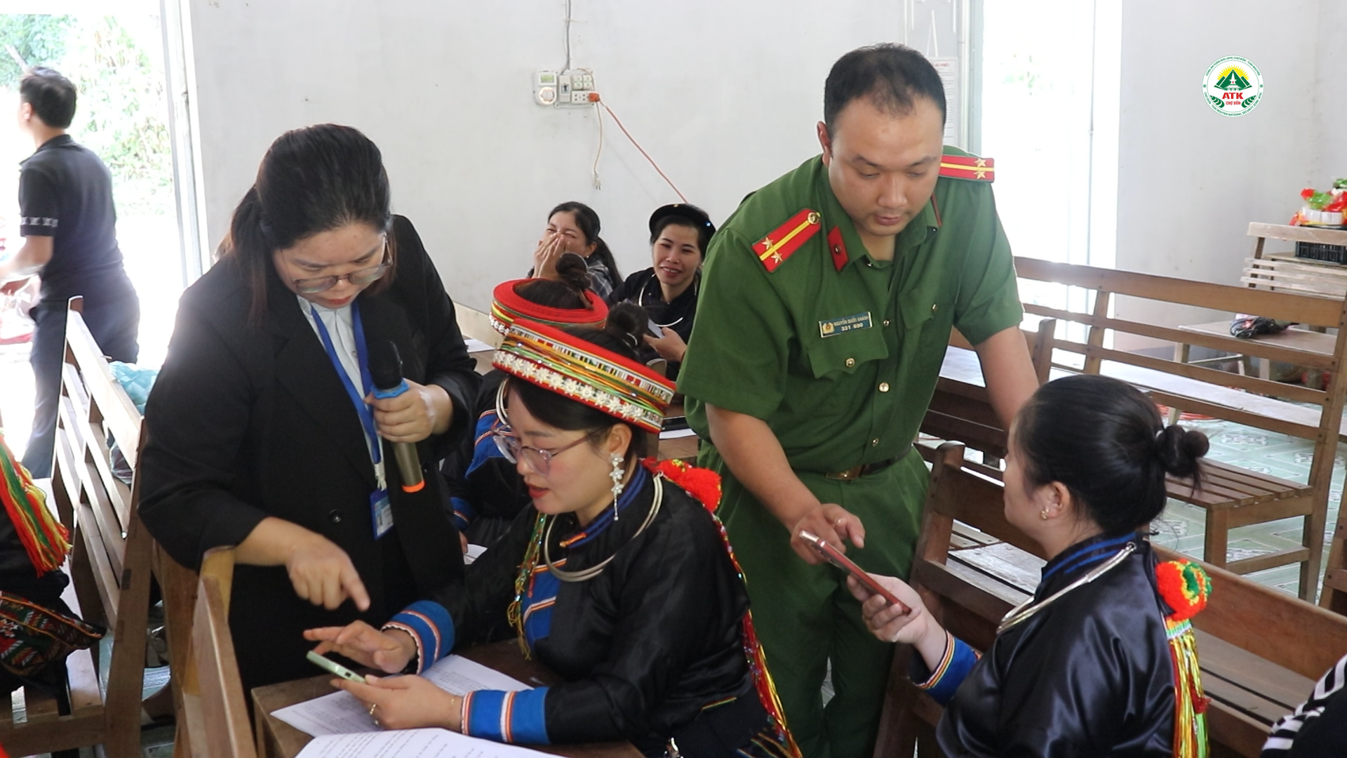 Anh-tin-bai