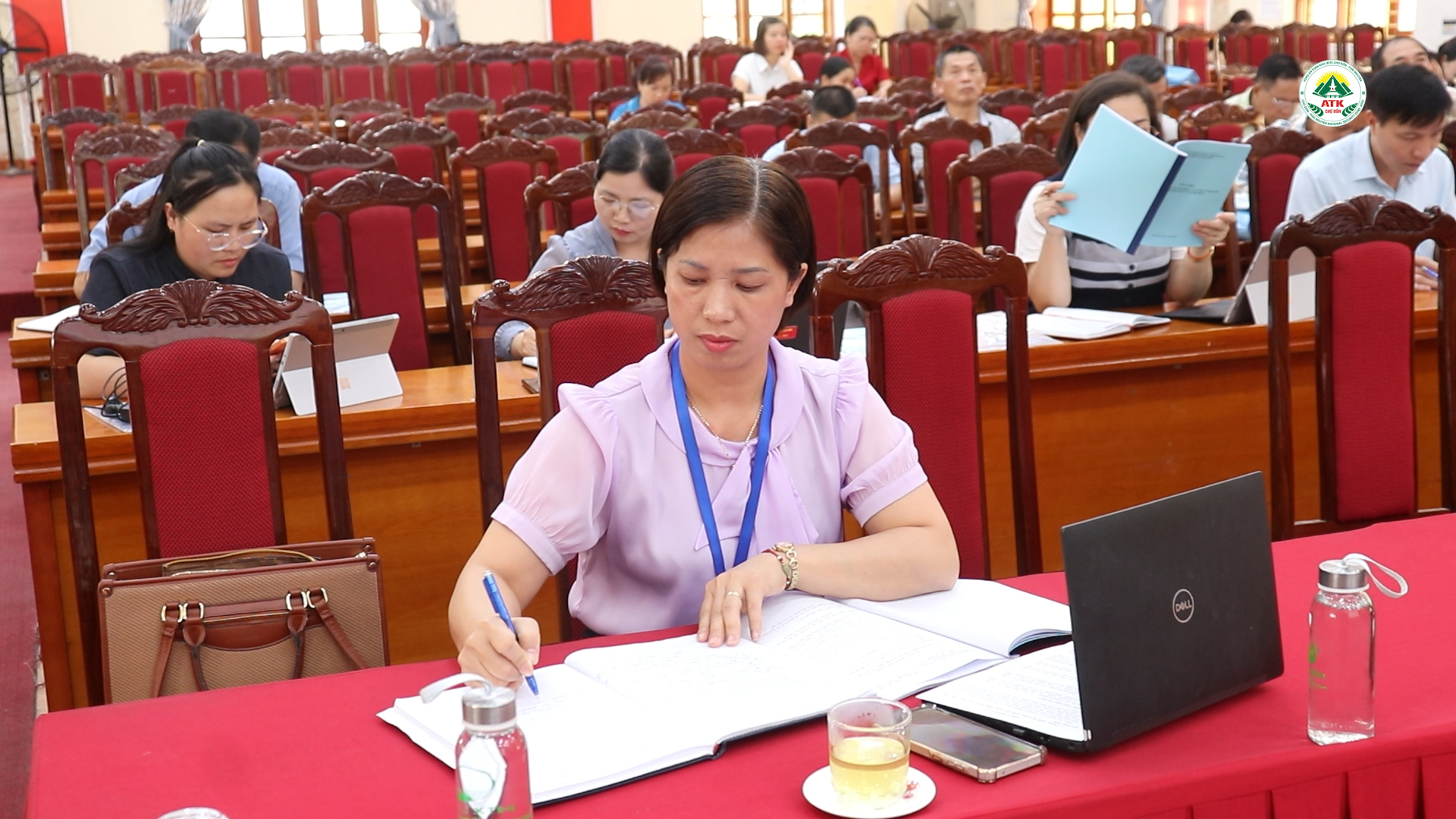 Anh-tin-bai