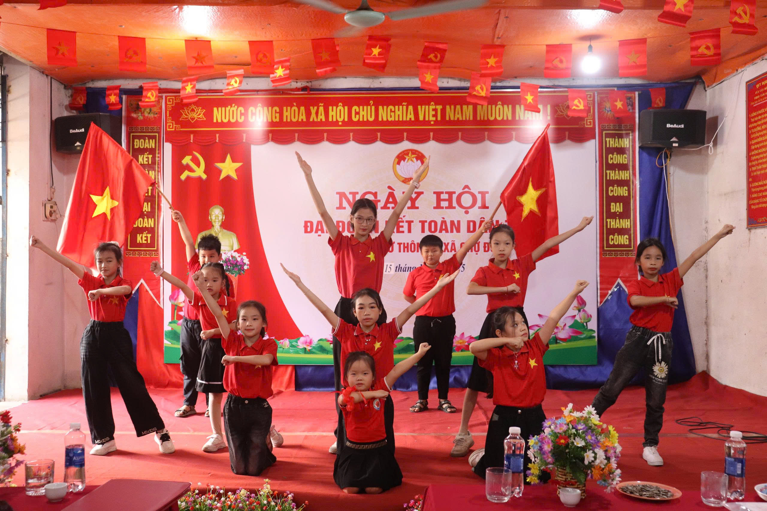 Anh-tin-bai