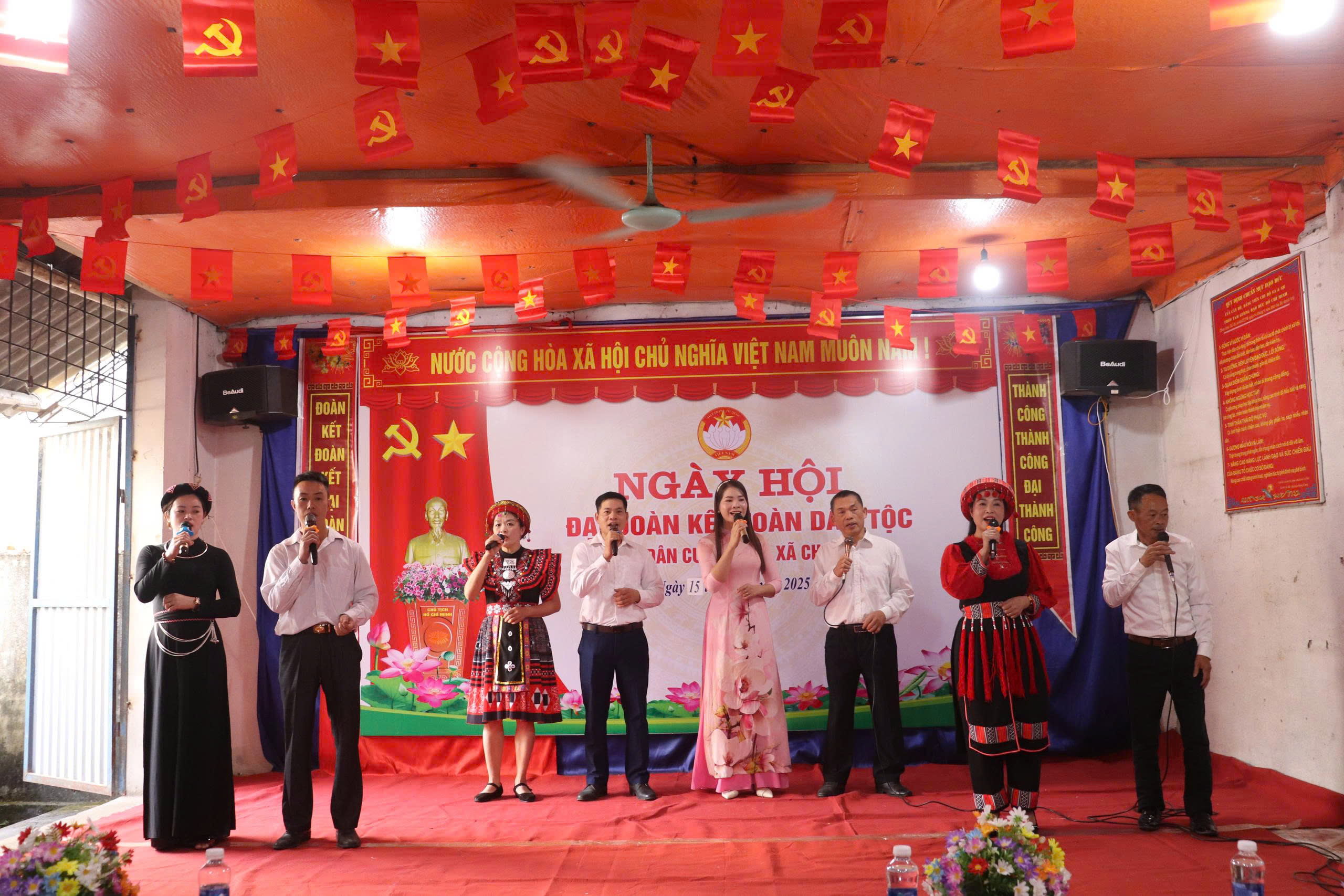 Anh-tin-bai