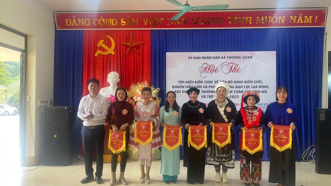 Anh-tin-bai