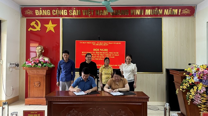 Thượng Quan tổ chức bàn giao các Hội được Đảng, Nhà nước giao nhiệm vụ và các Hội quần chúng về trực thuộc Ủy ban Mặt trận tổ quốc Việt Nam xã