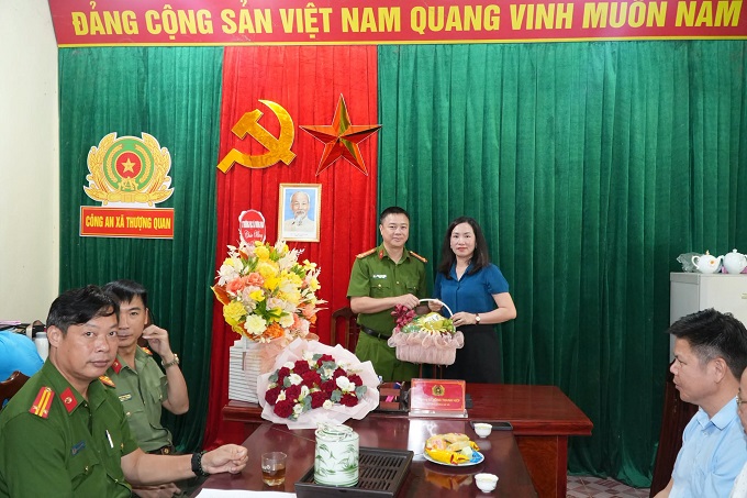 Anh-tin-bai