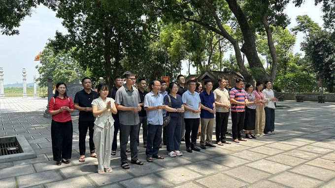 Anh-tin-bai