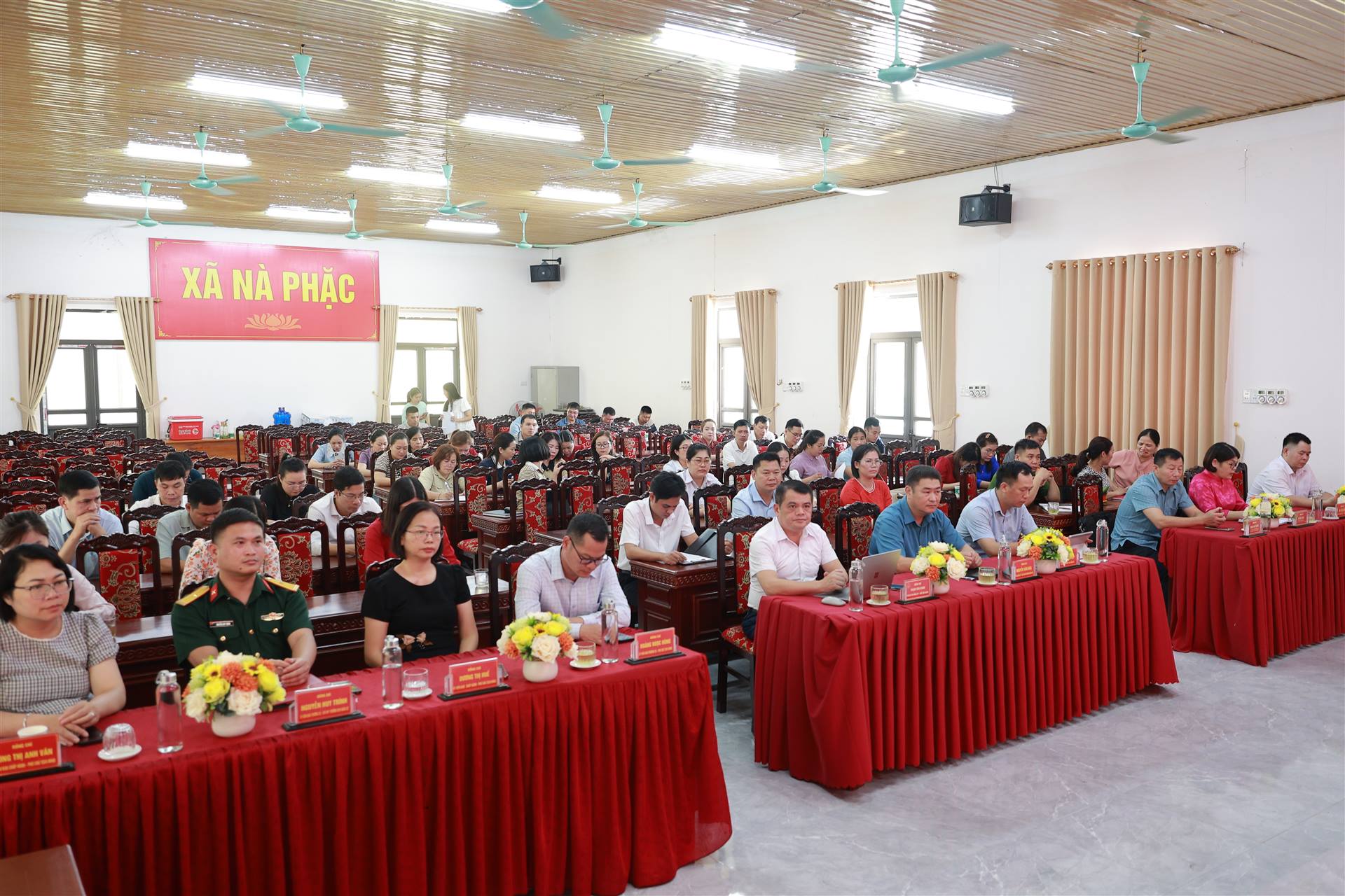 ĐẢNG ỦY XÃ NÀ PHẶC CÔNG BỐ CÁC QUYẾT ĐỊNH SẮP XẾP MÔ HÌNH TỔ CHỨC ĐẢNG