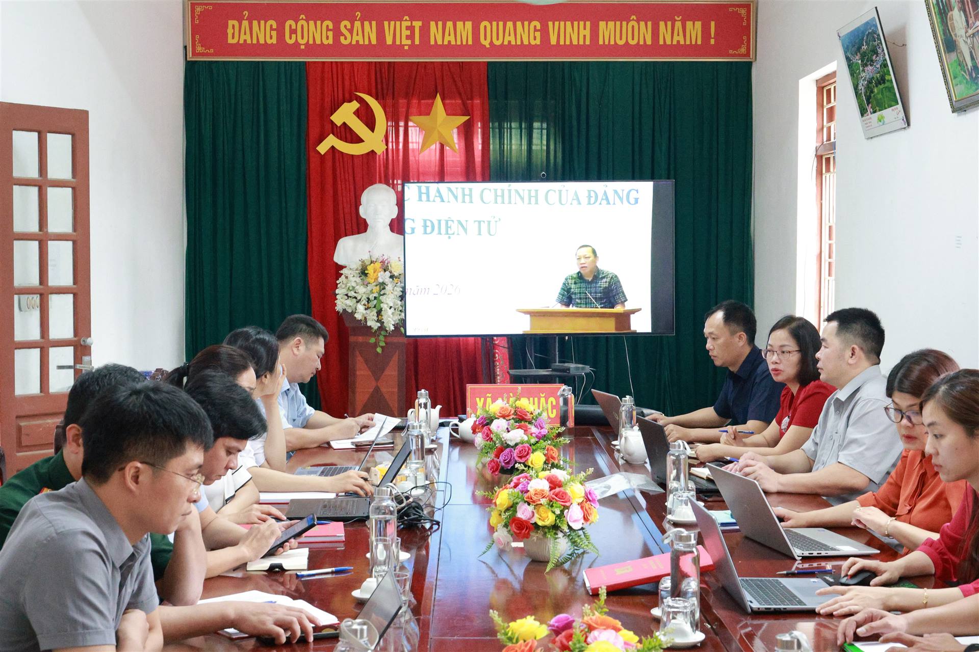 Đảng ủy xã Nà Phặc tham dự Hội nghị tập huấn trực tuyến triển khai thủ tục hành chính của Đảng trên môi trường điện tử